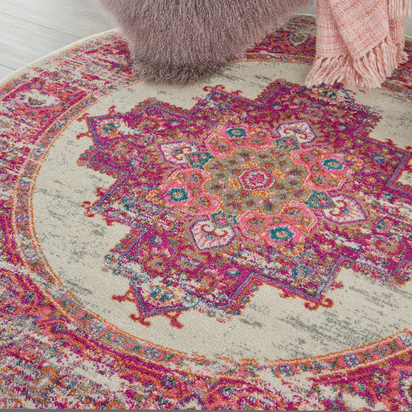 Nourison Passion 5' x Round Ivory/Fuchsia Bohemian Indoor Rug