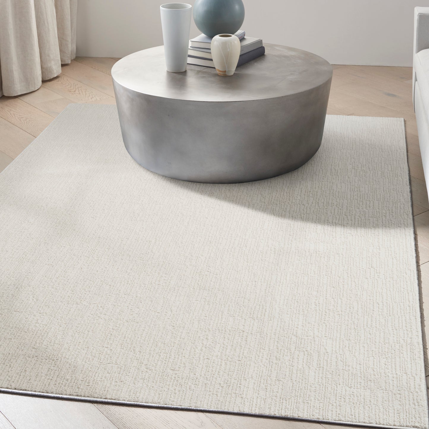 Calvin Klein Captivating 5'3" x 7'3" Ivory Grey Modern Indoor Rug