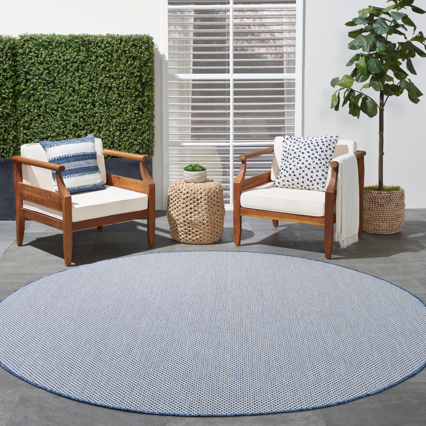 Nourison Courtyard 6' x Round Ivory Blue Modern Rug