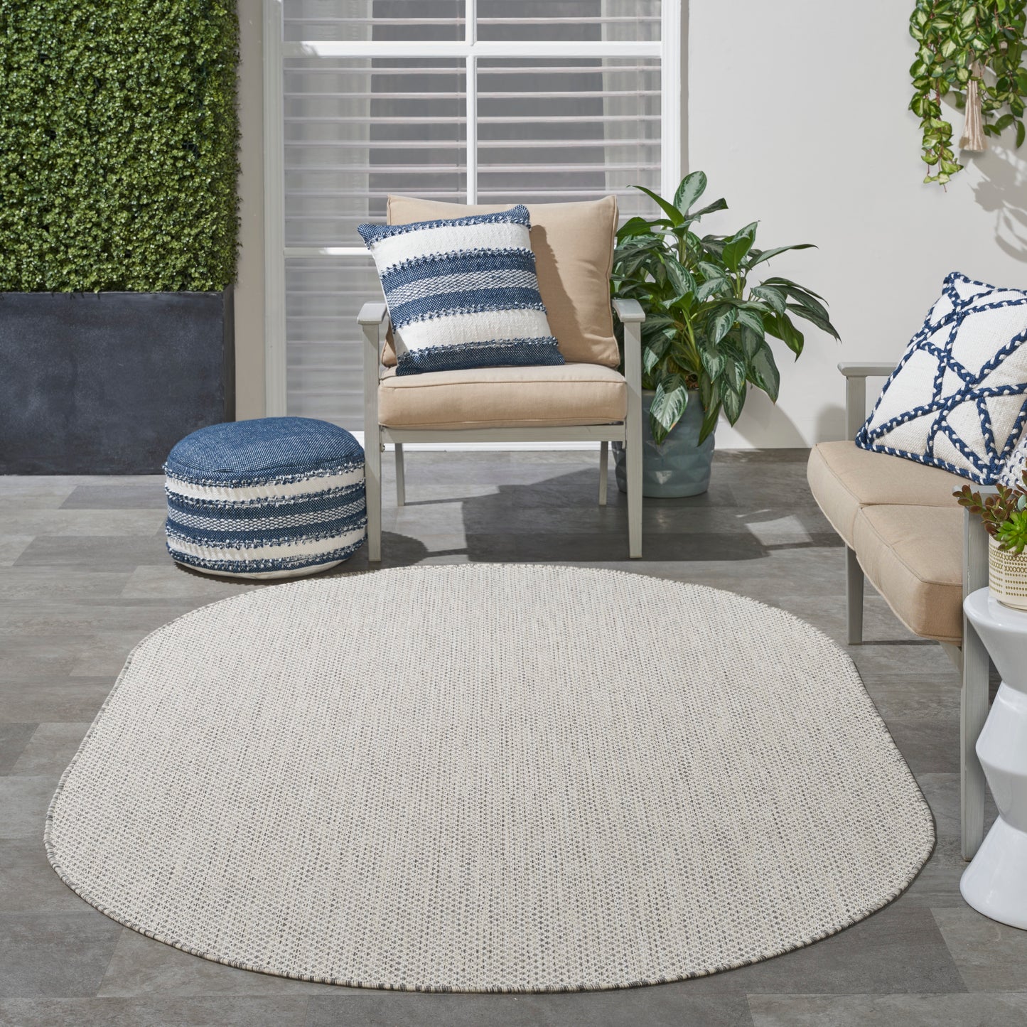 Nourison Courtyard 6' x 9' Oval Ivory Silver Modern Rug