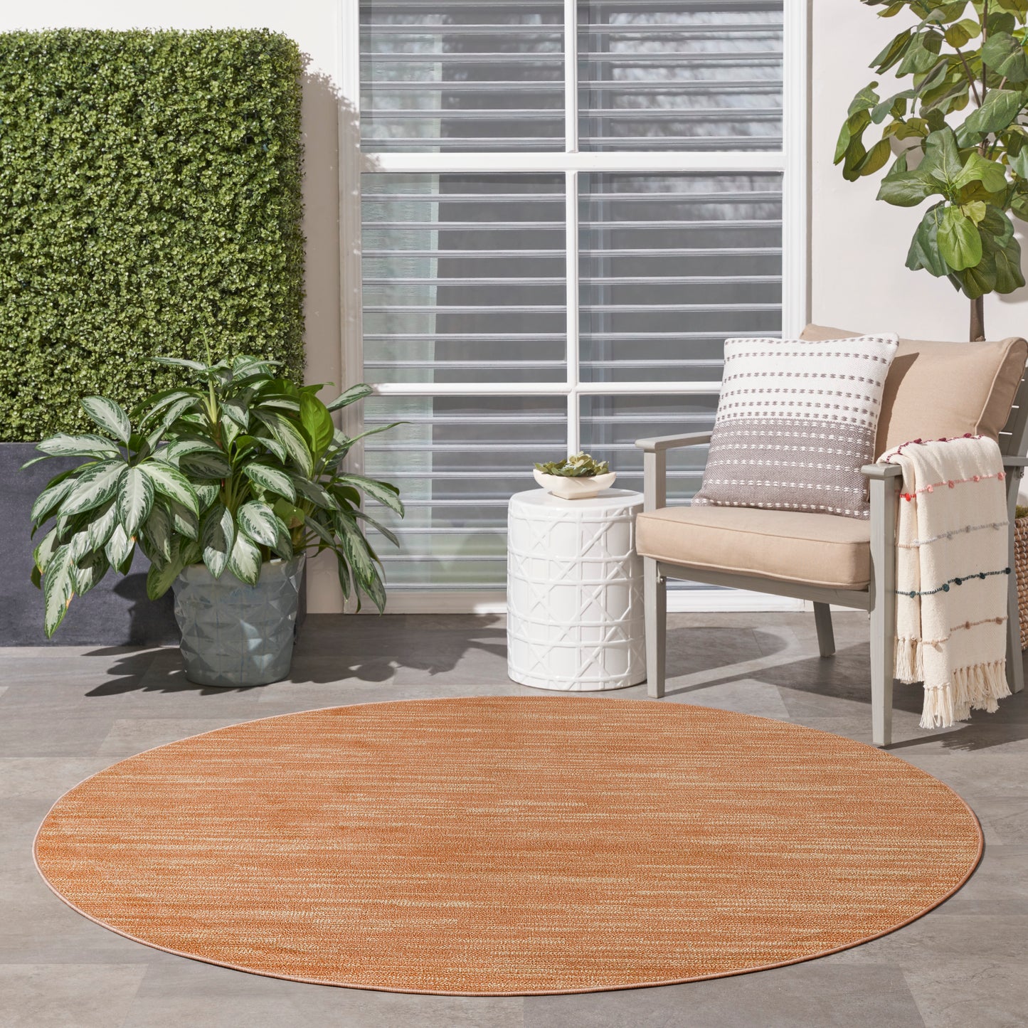 Nourison Nourison Essentials 4' x Round Rust Outdoor Rug