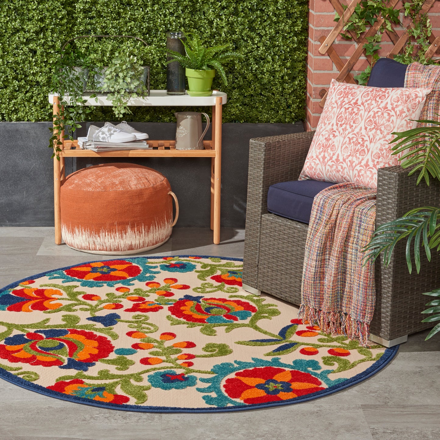 Nourison Aloha 4' x Round Multicolor Farmhouse Rug