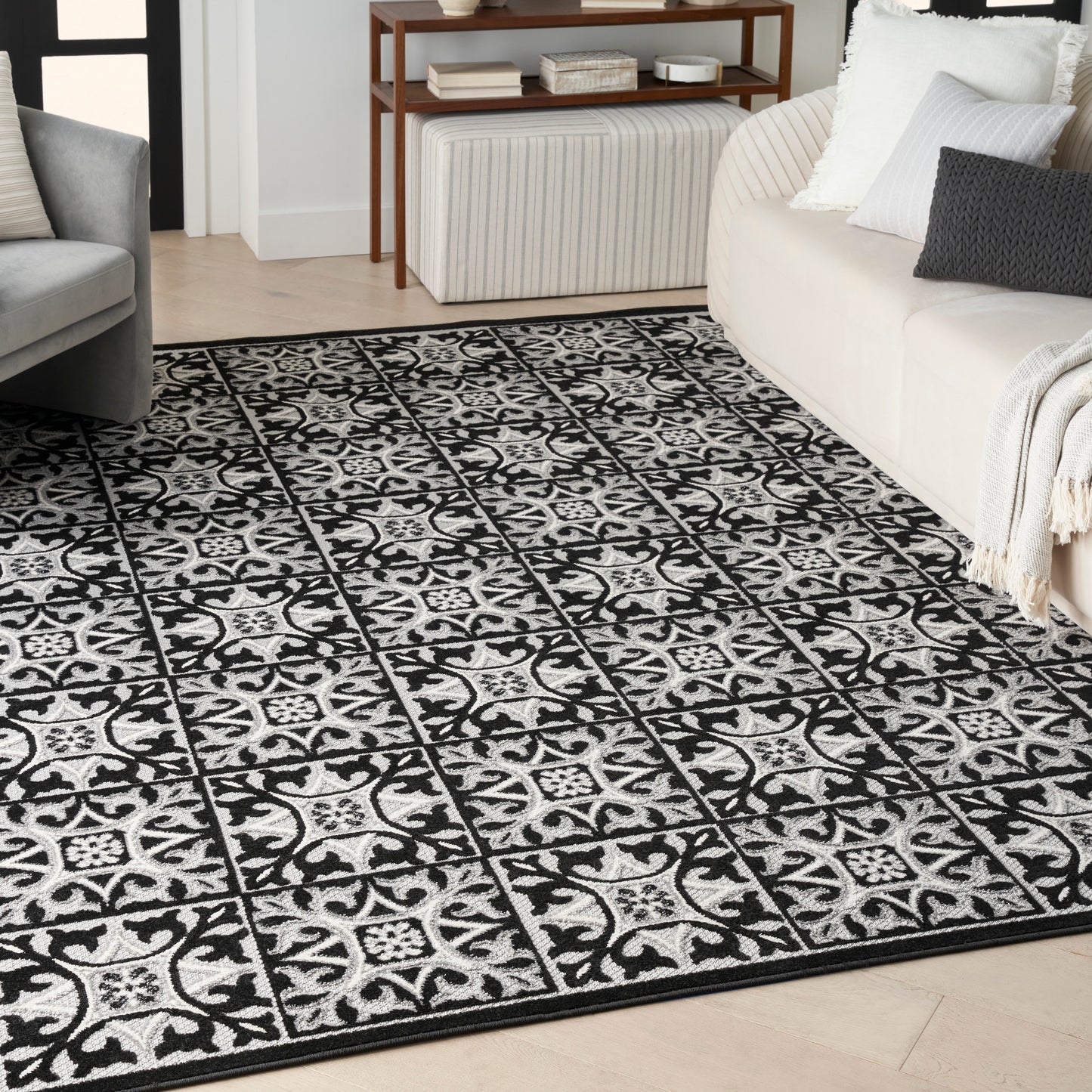 Nourison Aloha 6' x 9' Black White Contemporary Rug