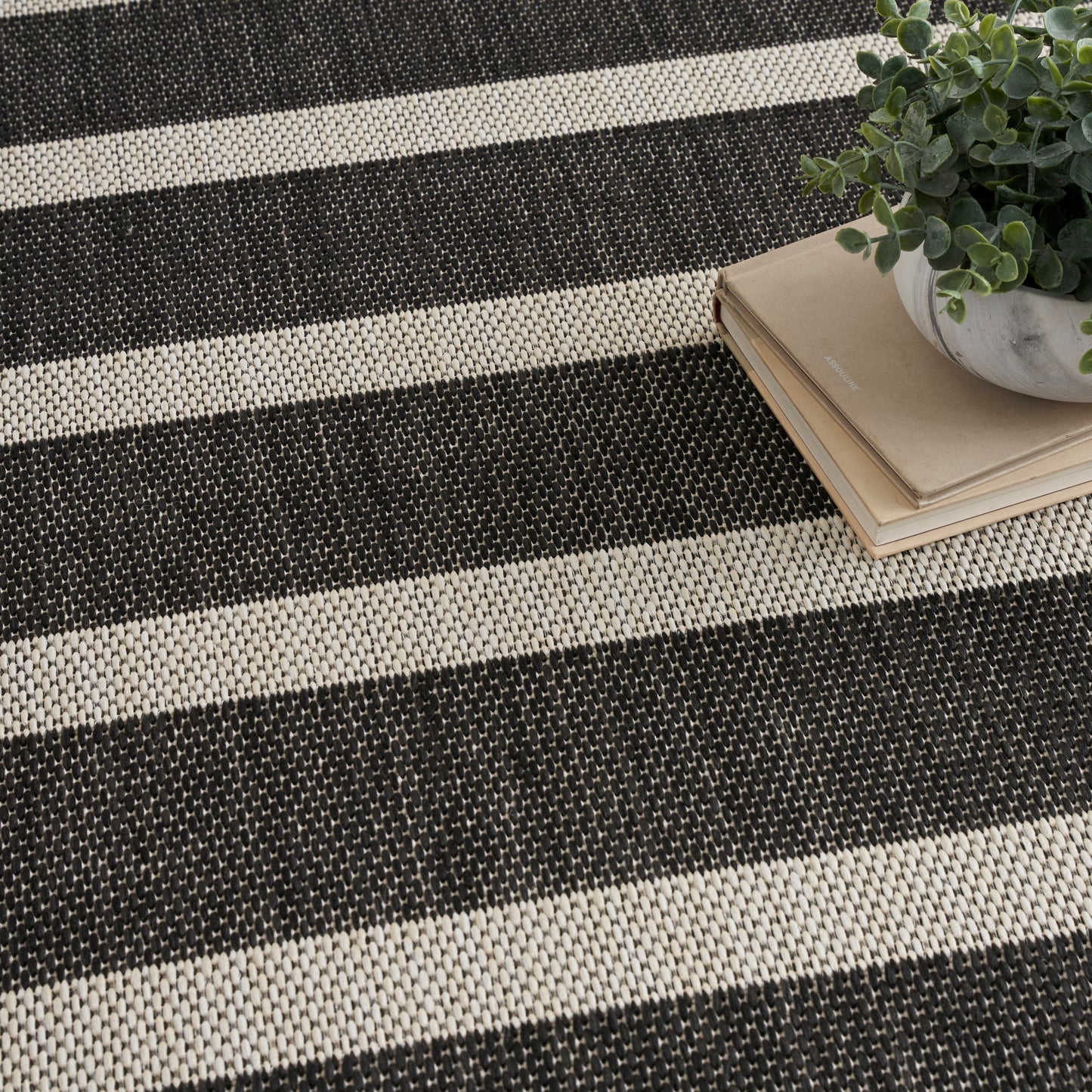 Nourison Positano 5' x 7' Black Ivory Modern Rug