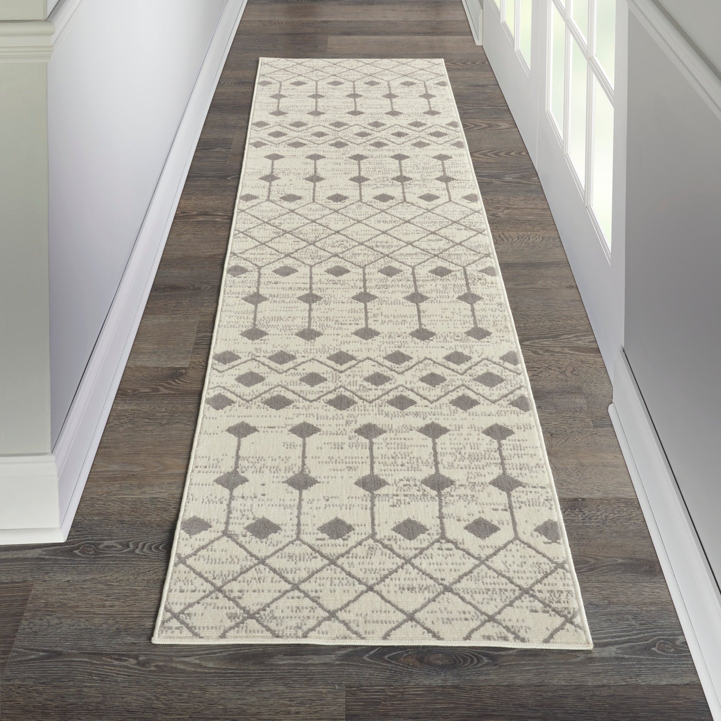 Nourison Grafix 2'3" x 7'6" Ivory/Grey Bohemian Indoor Rug