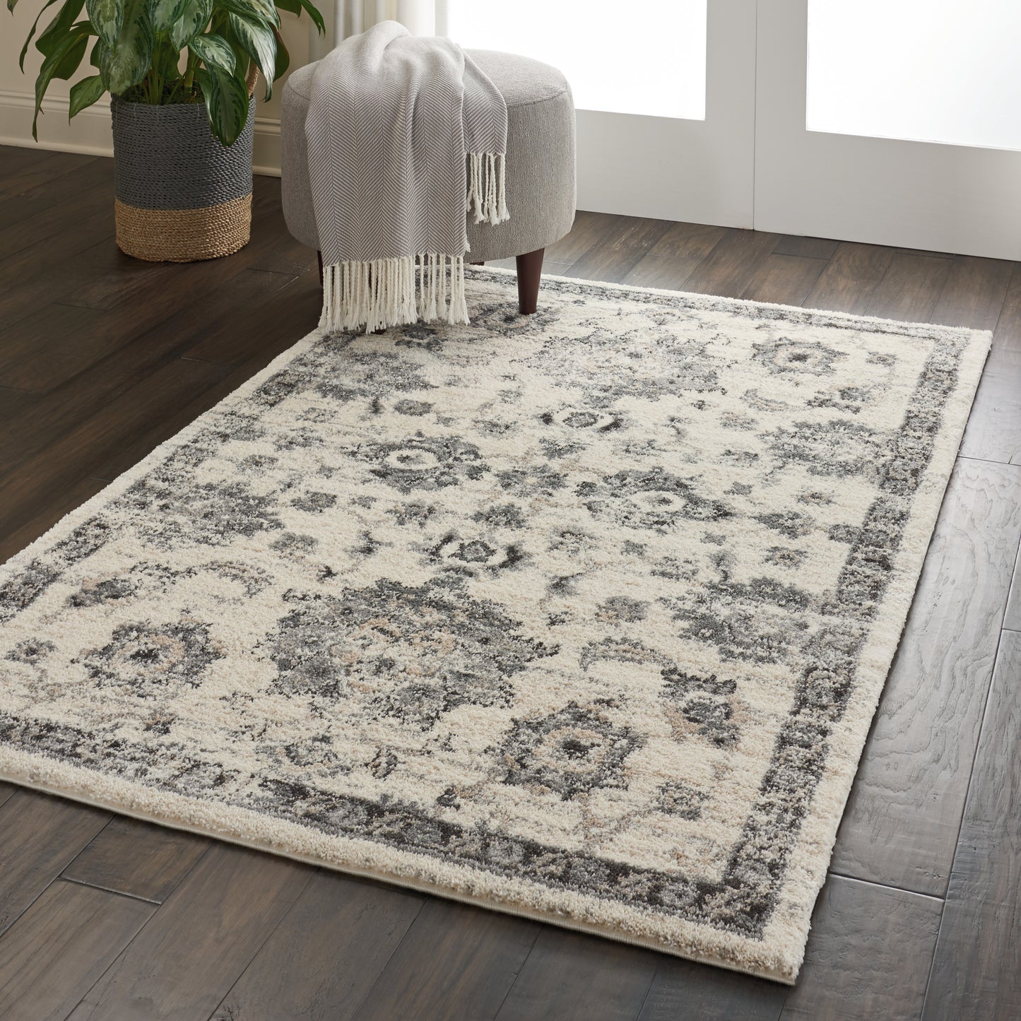 Nourison Fusion 4' x 6' Cream Grey Vintage Indoor Rug