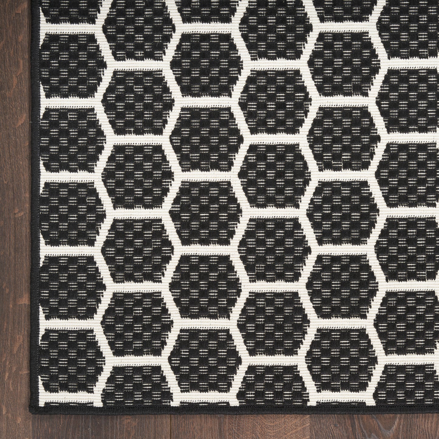 Nourison Twist Reversible 4' x 6' Black Modern Rug