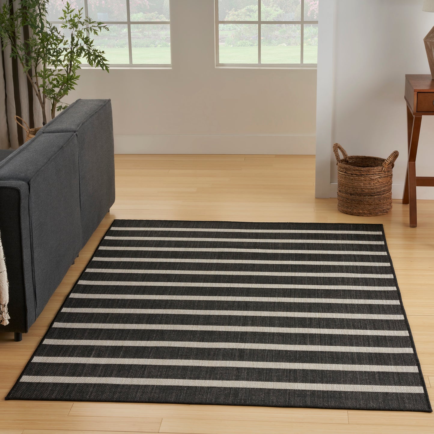 Nourison Positano 5' x 7' Black Ivory Modern Rug