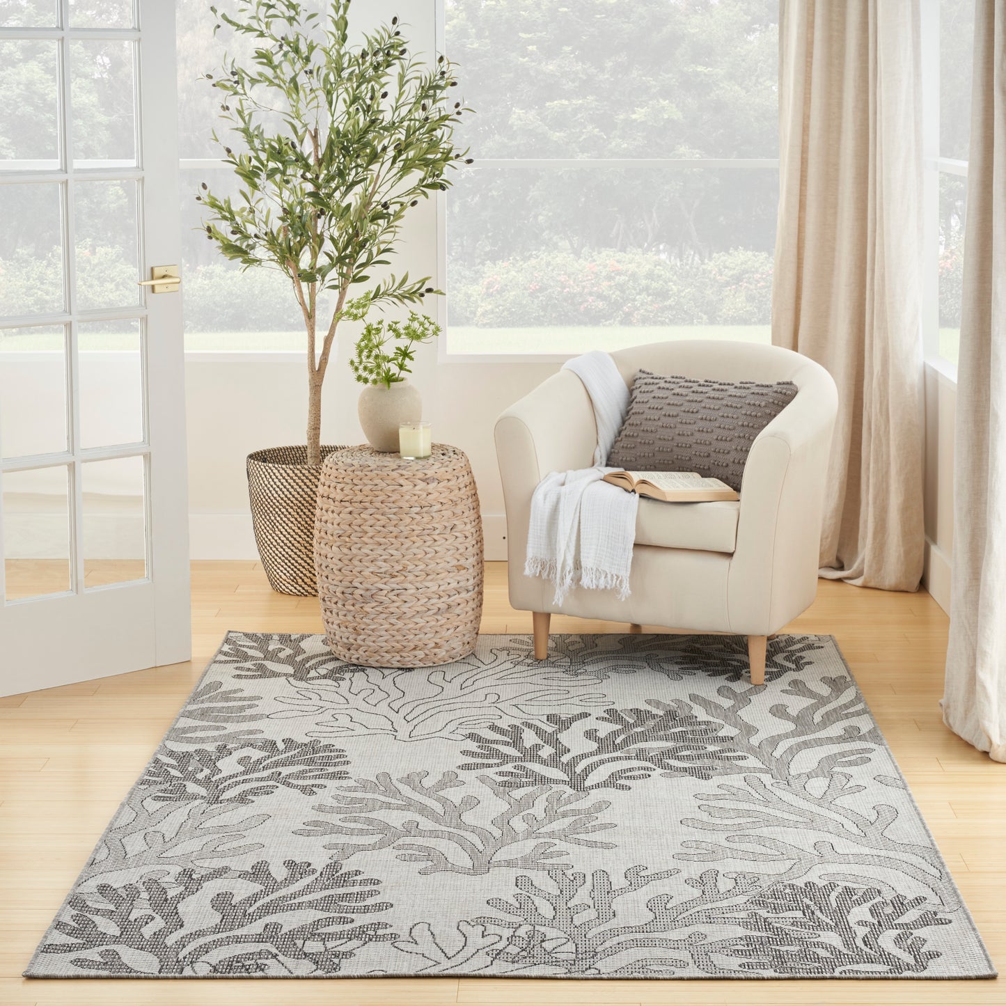 Nourison Garden Oasis 6' x 9' Grey Coastal, Nautical & Beach Rug