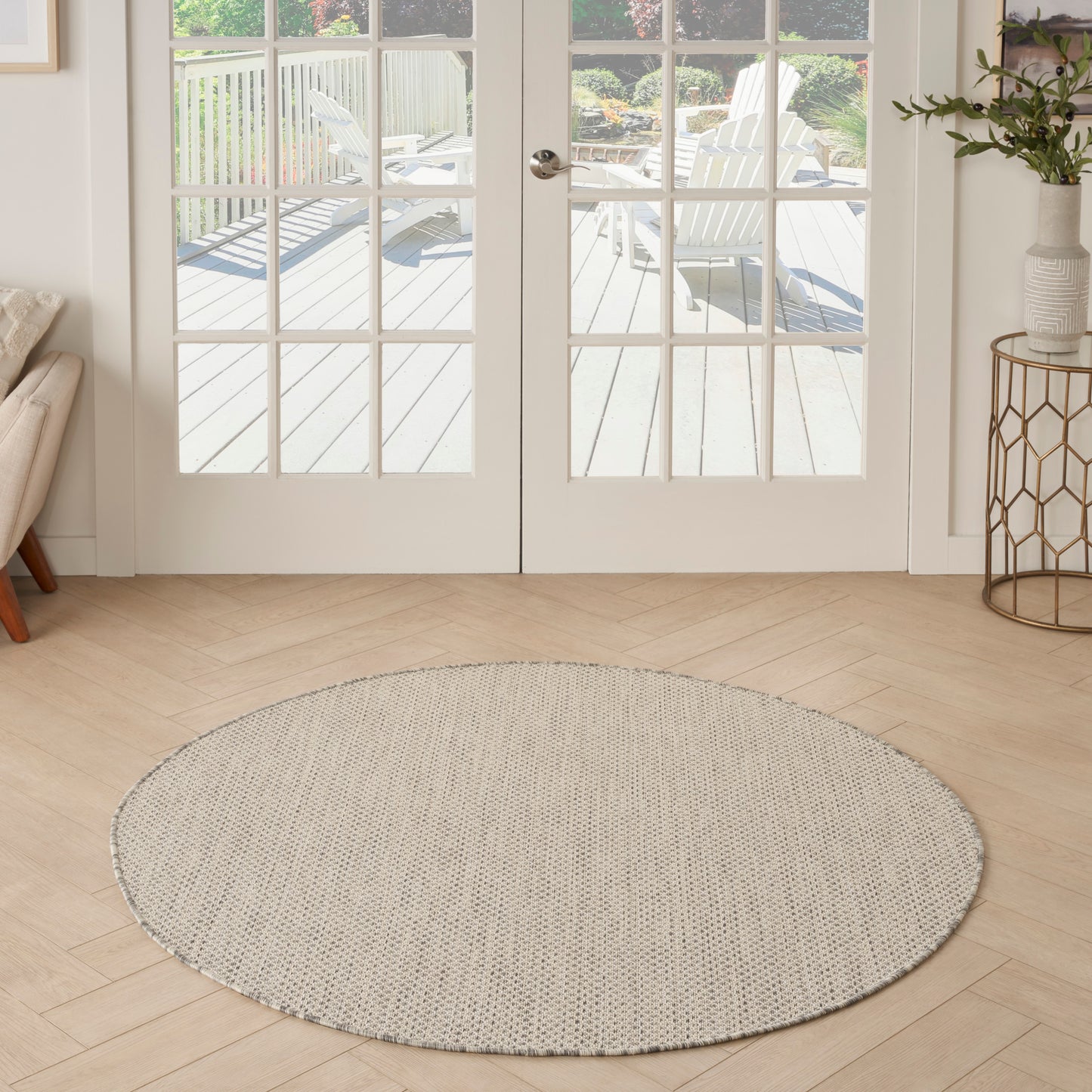 Nourison Courtyard 4' x Round Ivory/Silver Modern Rug