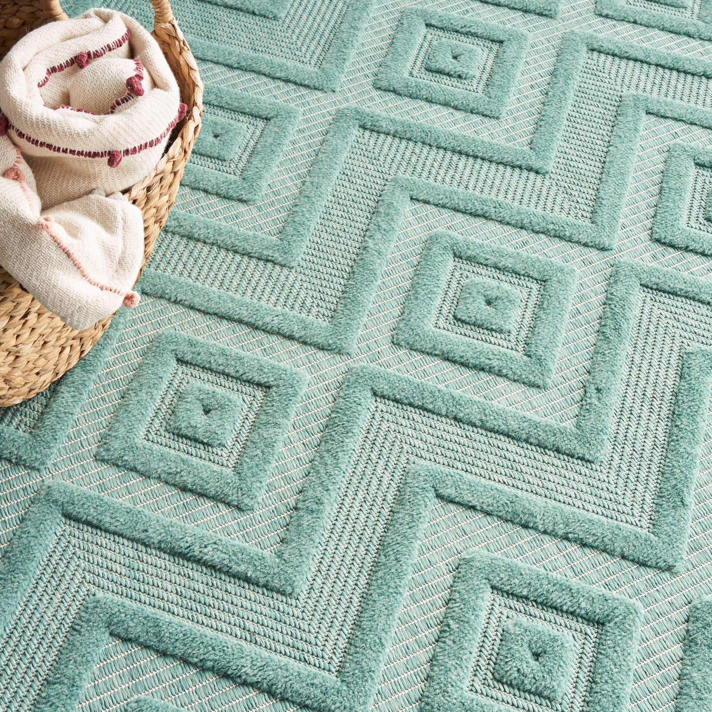 Nourison Versatile 7' x 10' Aqua Teal Modern Rug