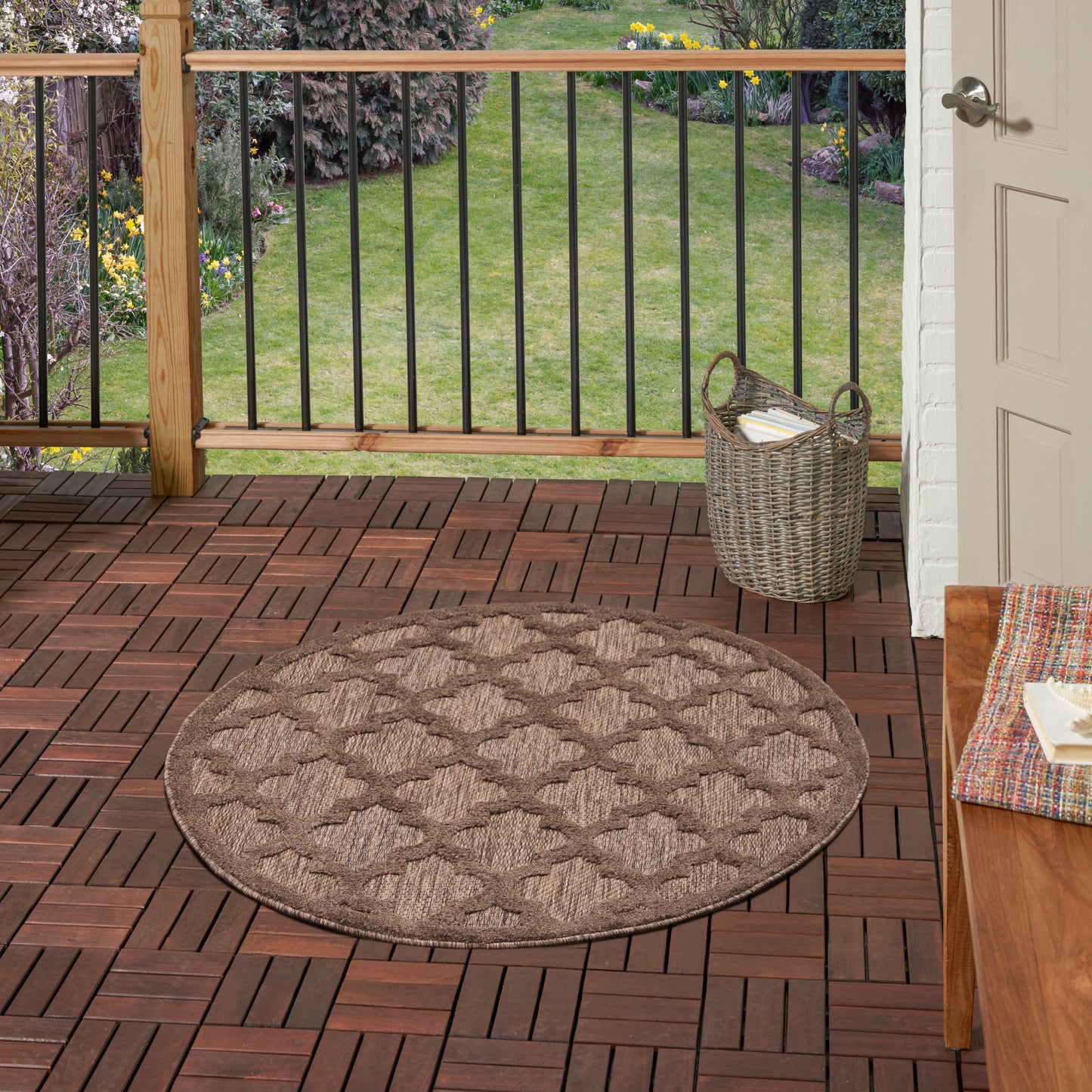 Nourison Easy Care 4' x Round Brown Modern Rug