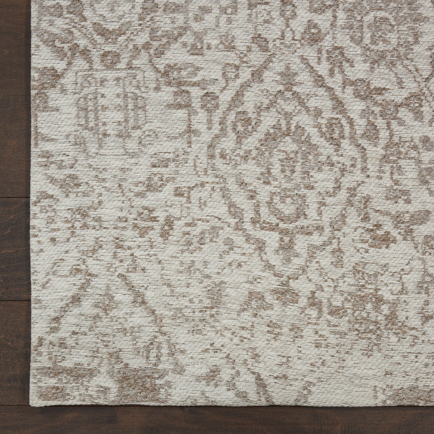 Nourison Damask 5' x 7' Ivory Farmhouse Indoor Rug