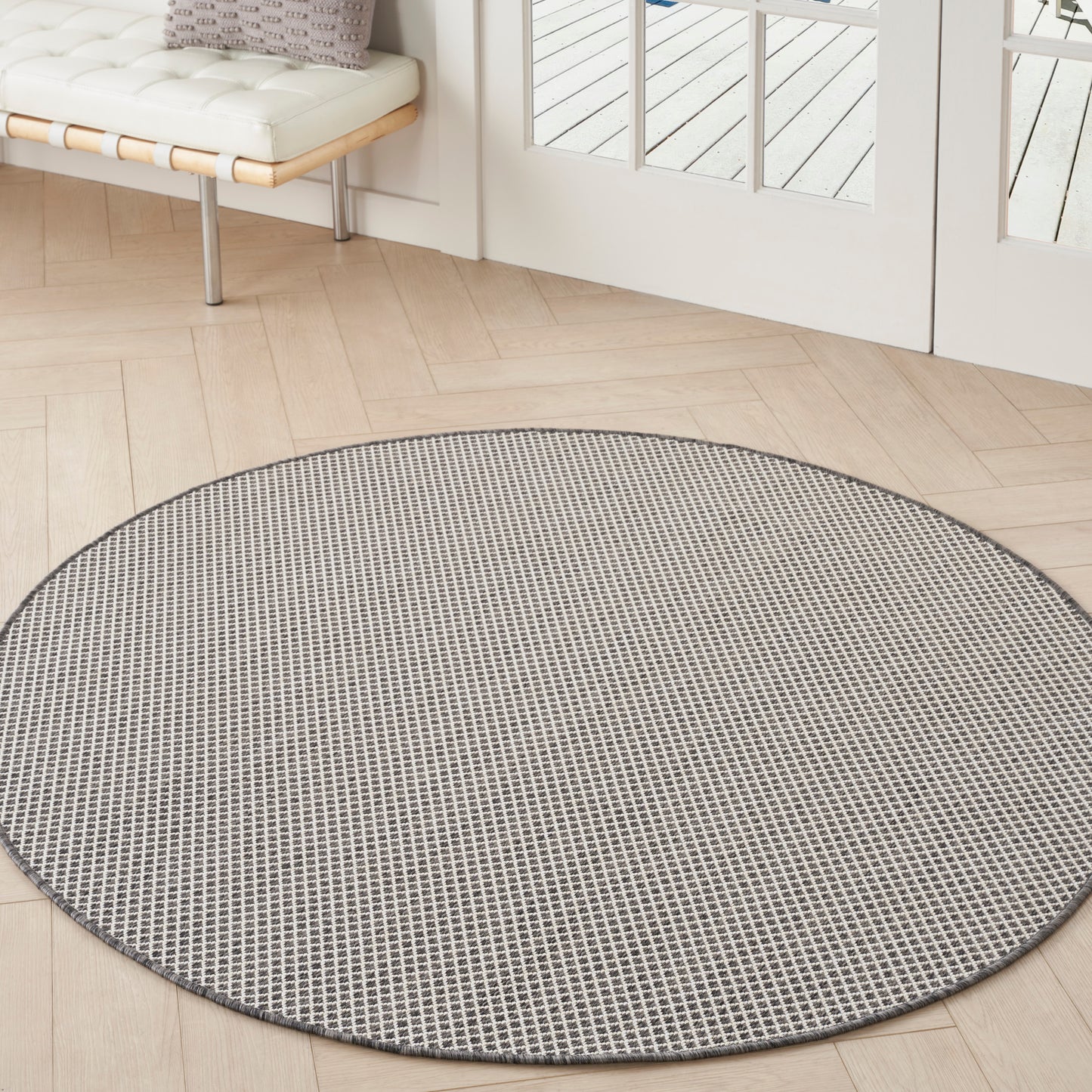 Nourison Courtyard 4' x Round Ivory/Charcoal Modern Rug