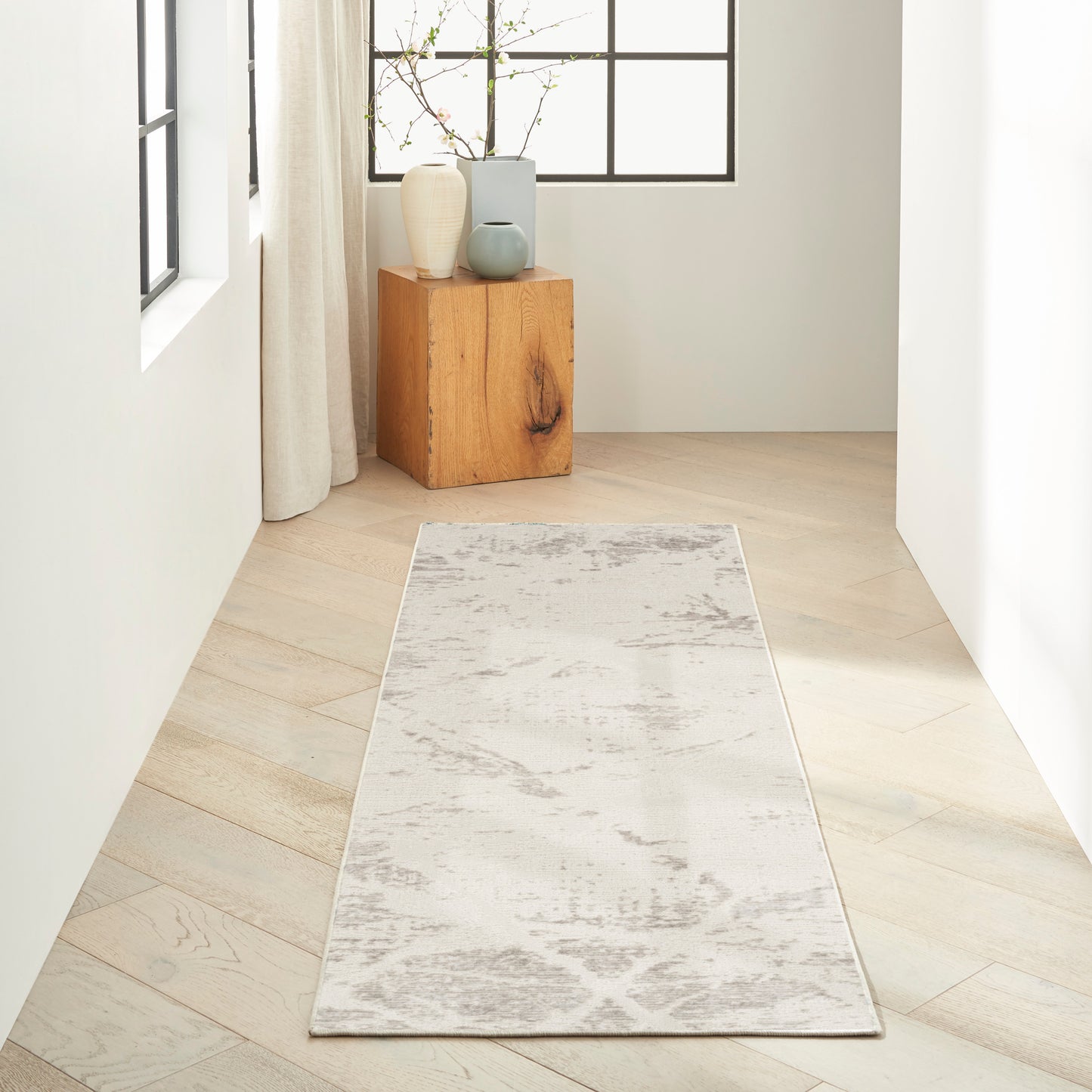 Calvin Klein Captivating 2'3" x 7'3" Cream Grey Modern Indoor Rug