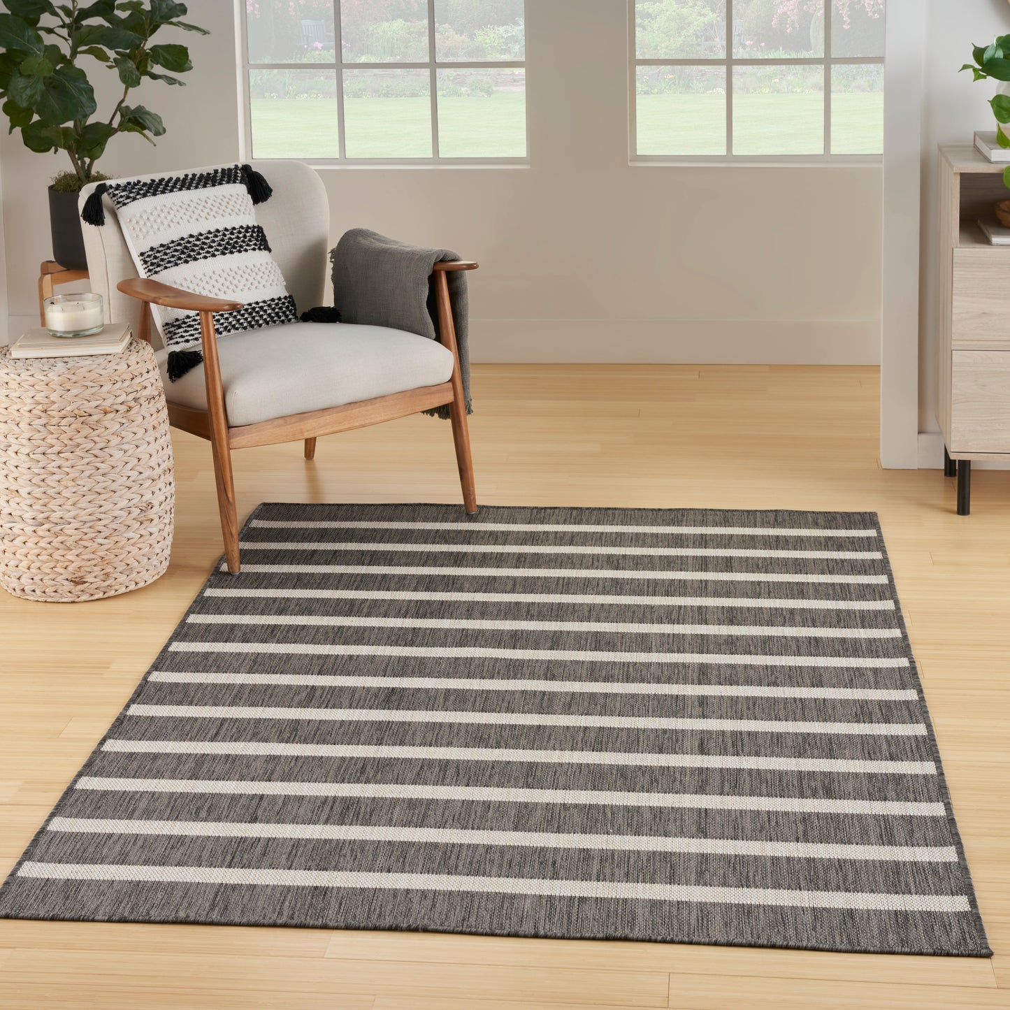 Nourison Positano 5' x 7' Charcoal Ivory Modern Rug