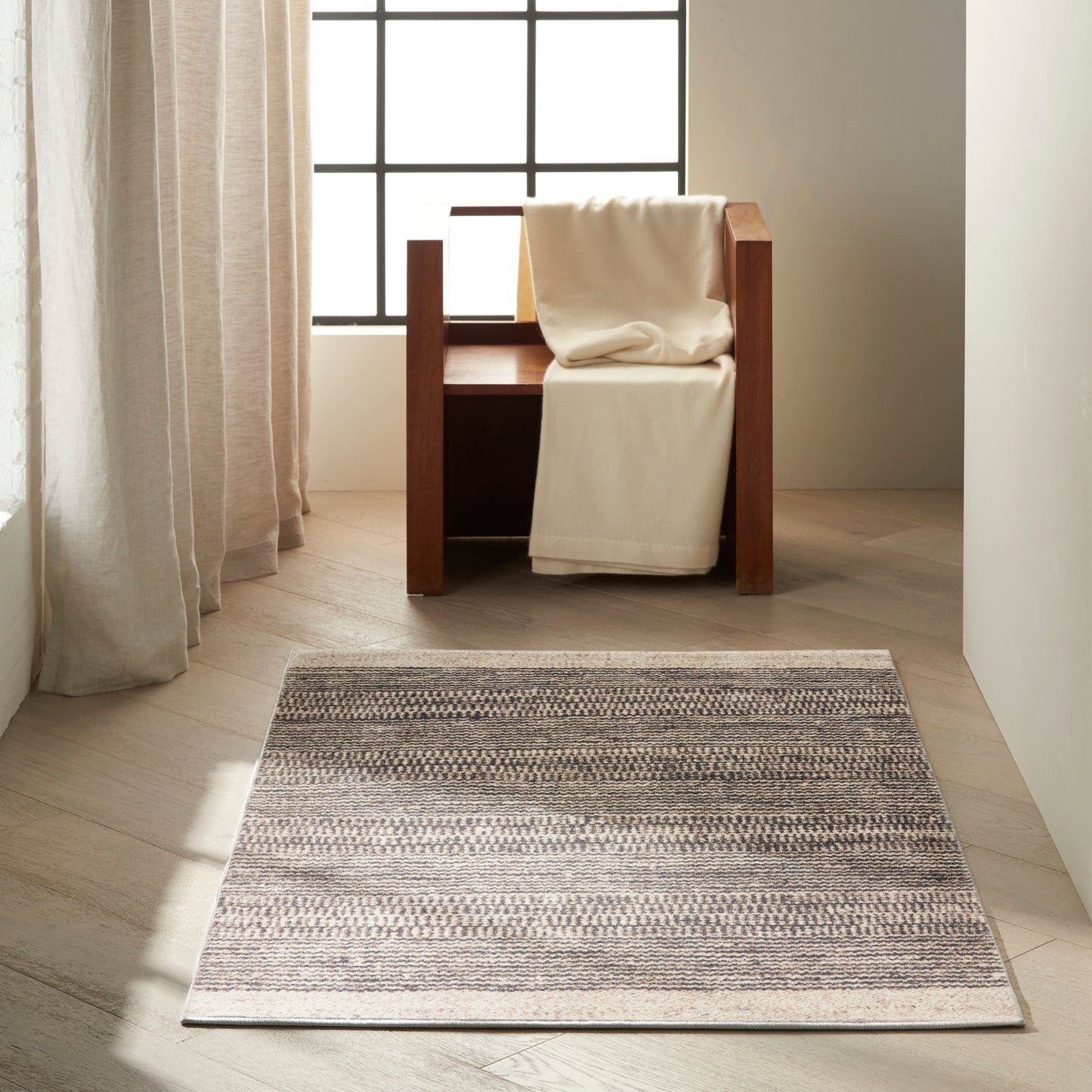 Calvin Klein Etched 3'2" x 5' Ivory Grey Contemporary Indoor Rug