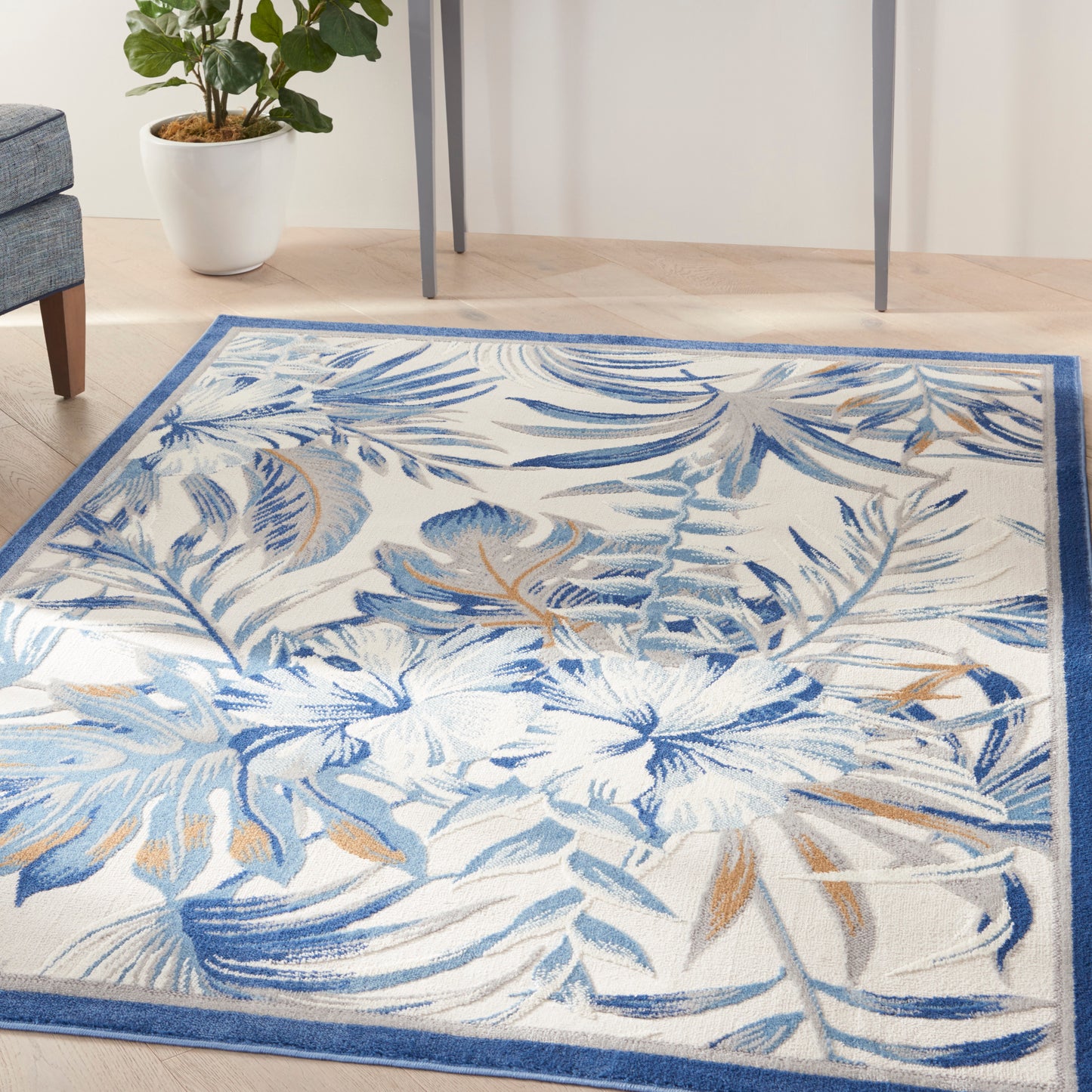 Nourison Seaside 5'3" x 7'3" Ivory Blue Tropical Indoor Rug