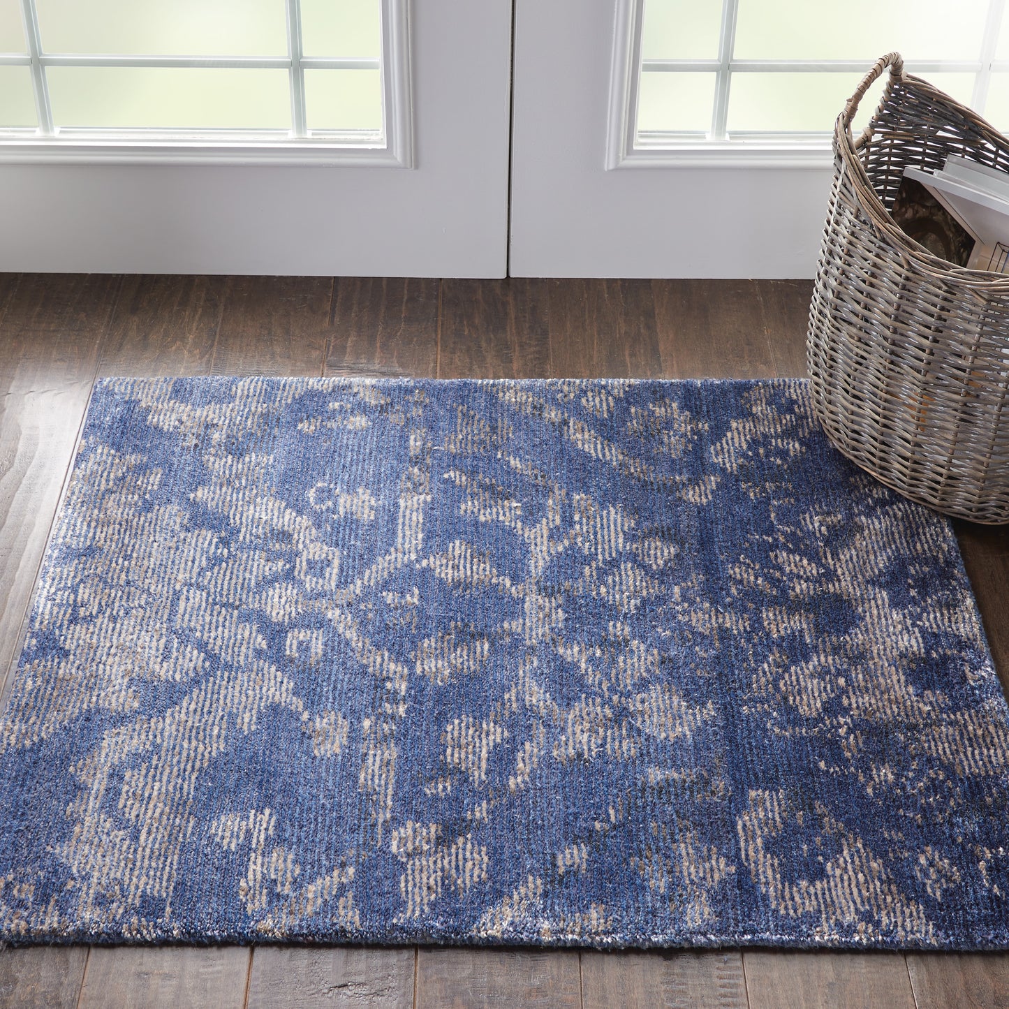 Nourison Lucent 2' x 3' Dusk Vintage Indoor Rug