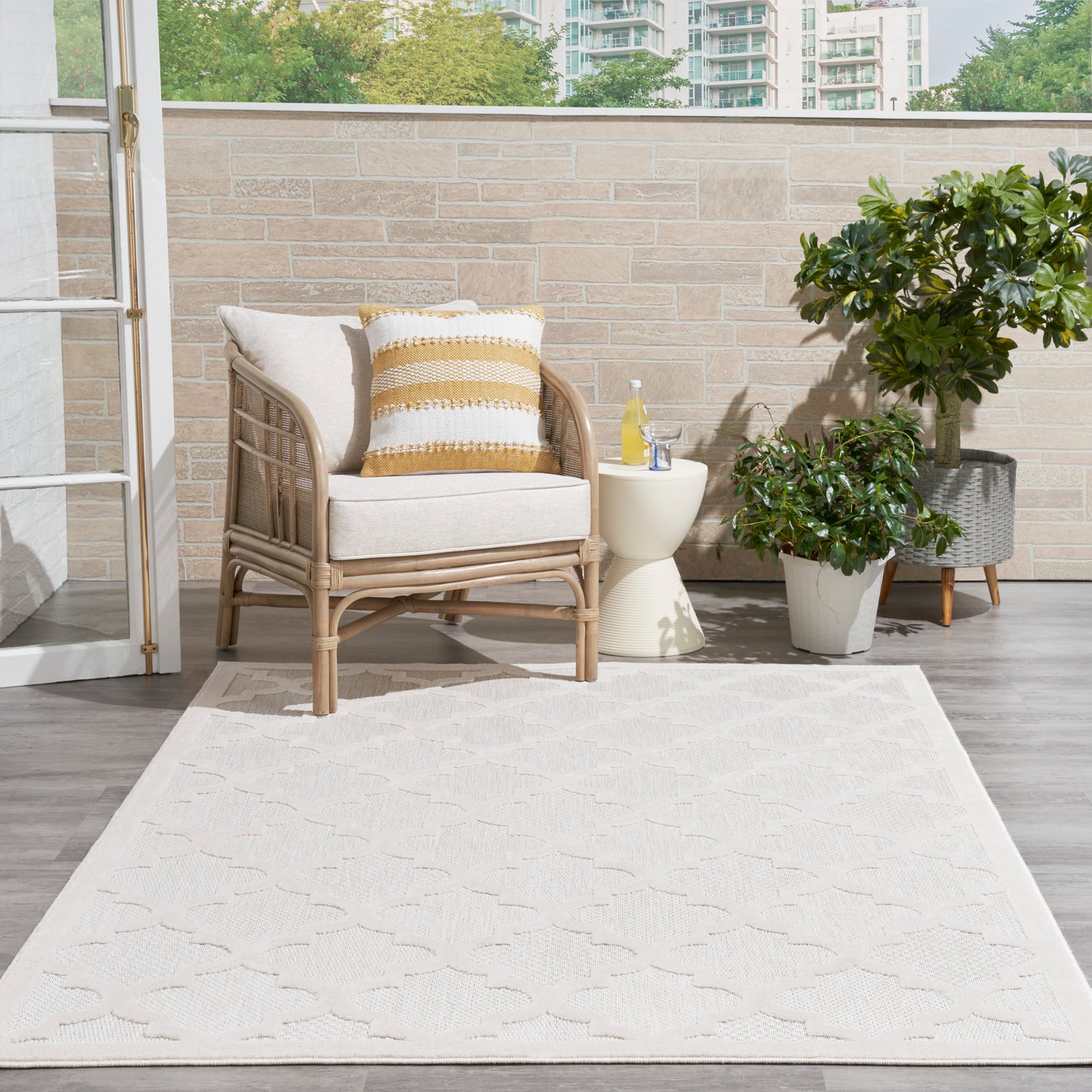 Nourison Easy Care 4' x 6' Ivory White Modern Rug