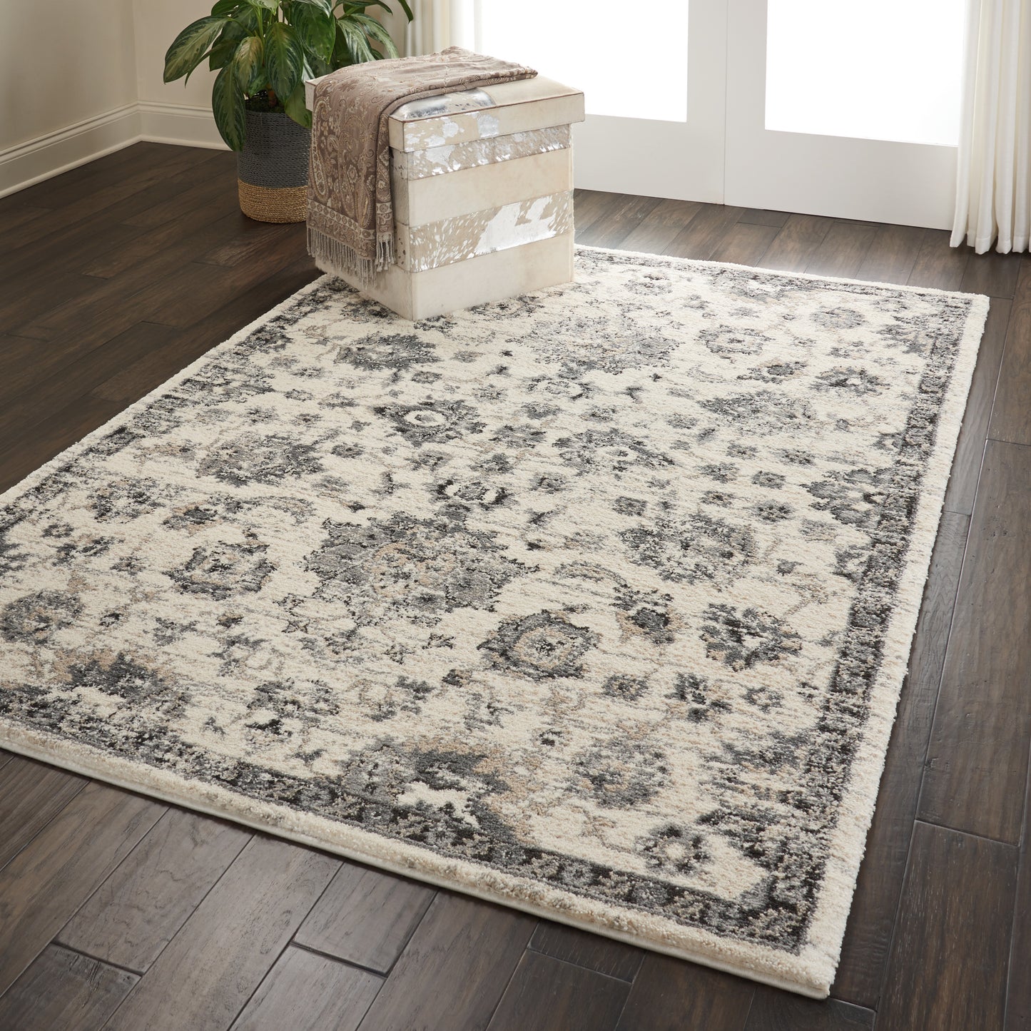 Nourison Fusion 5'3" x 7'3" Cream Grey Vintage Indoor Rug