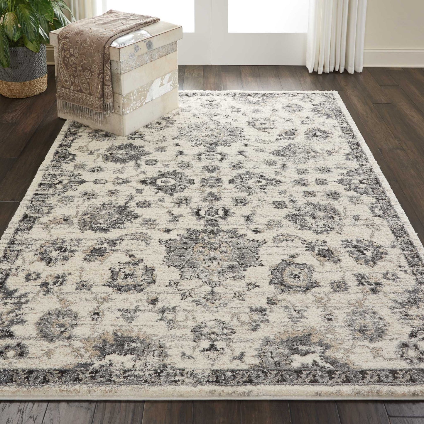 Nourison Fusion 5'3" x 7'3" Cream Grey Vintage Indoor Rug