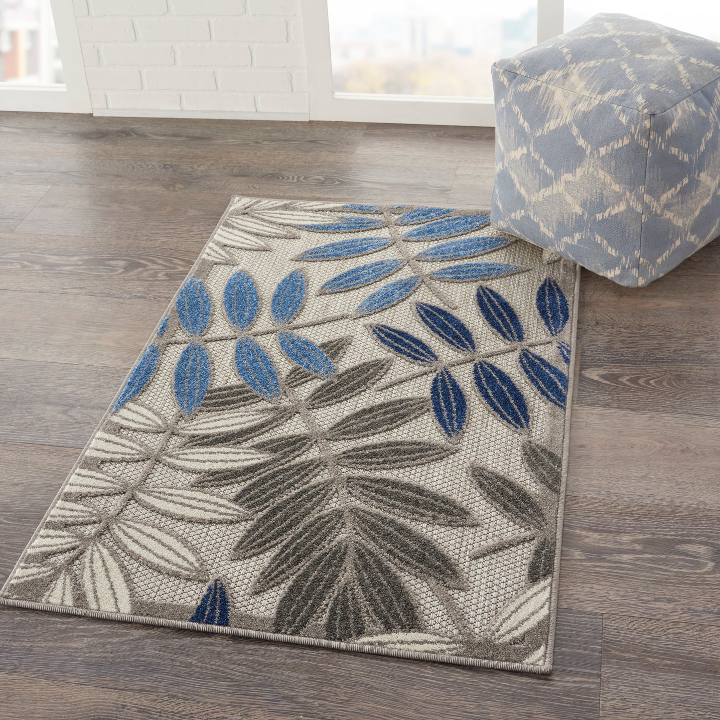 Nourison Aloha 2'8" x 4' Grey/Blue Tropical Rug