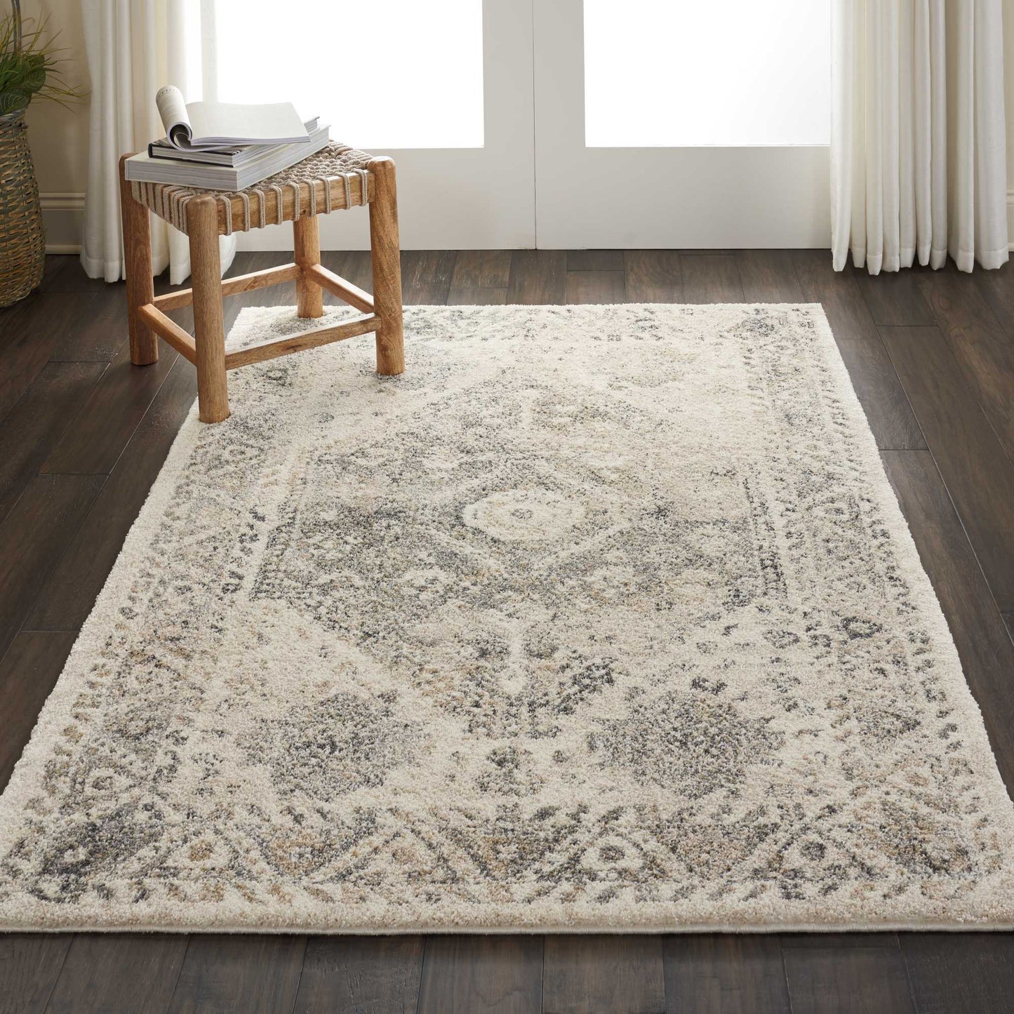 Nourison Fusion 4' x 6' Cream Grey Vintage Indoor Rug