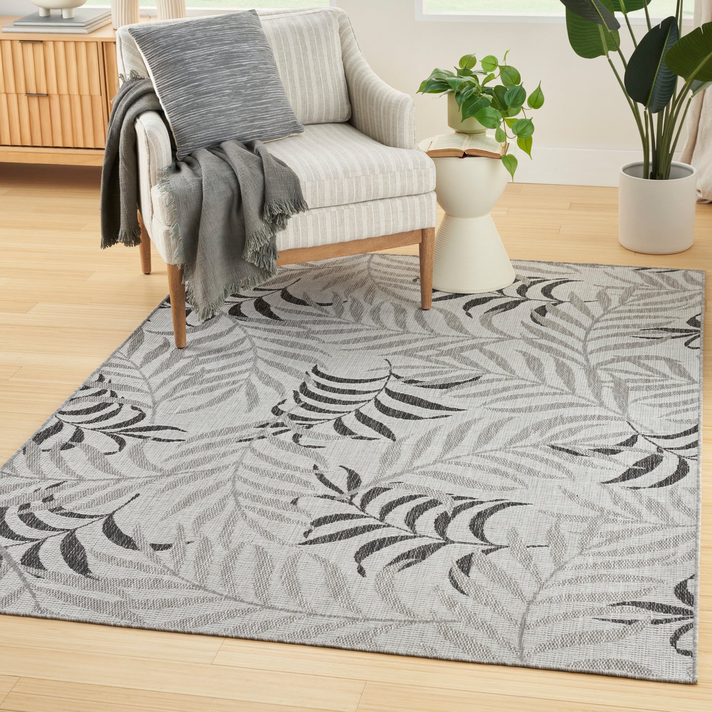 Nourison Garden Oasis 6' x 9' Grey Tropical Rug