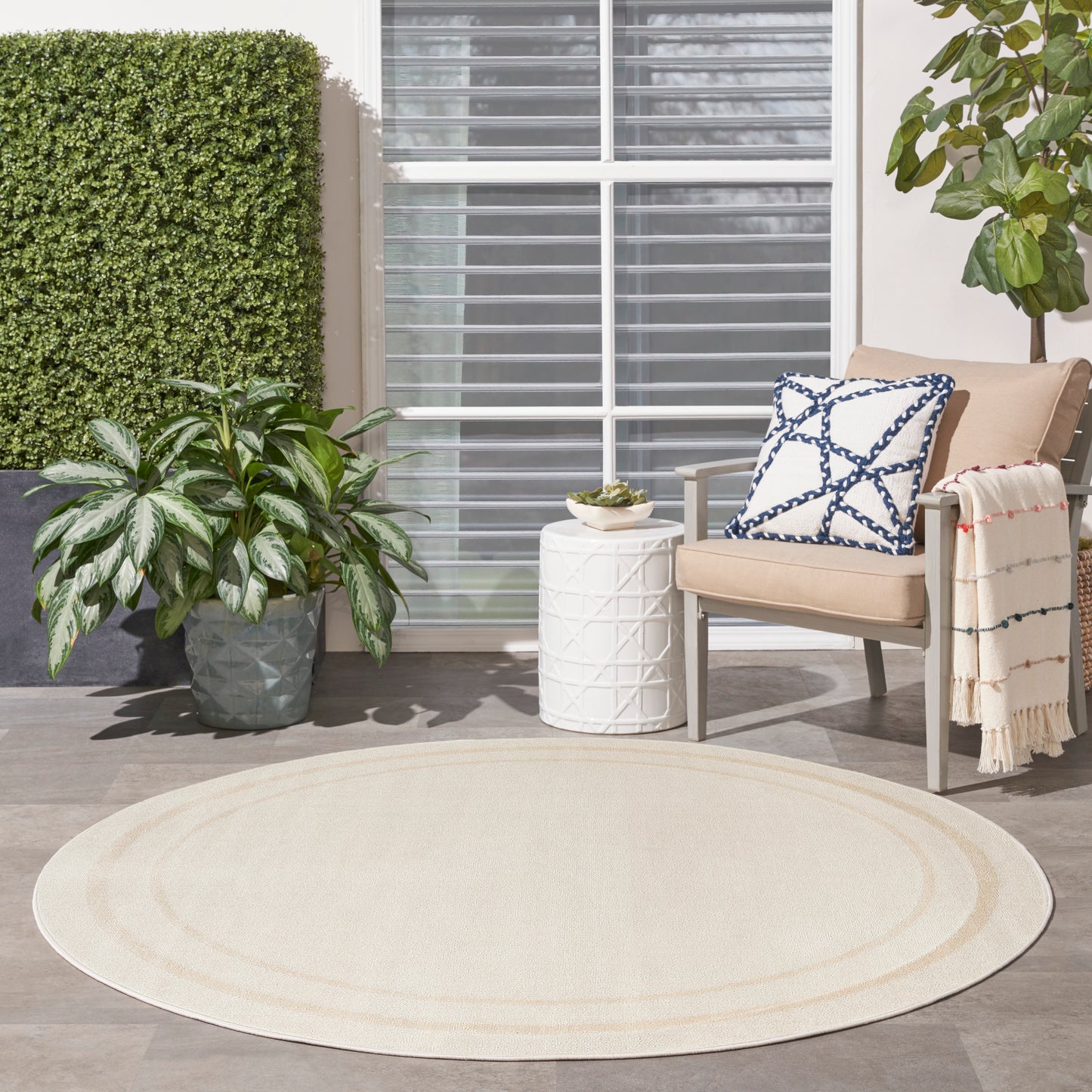 Nourison Nourison Essentials 6' x Round Ivory Gold Contemporary Rug