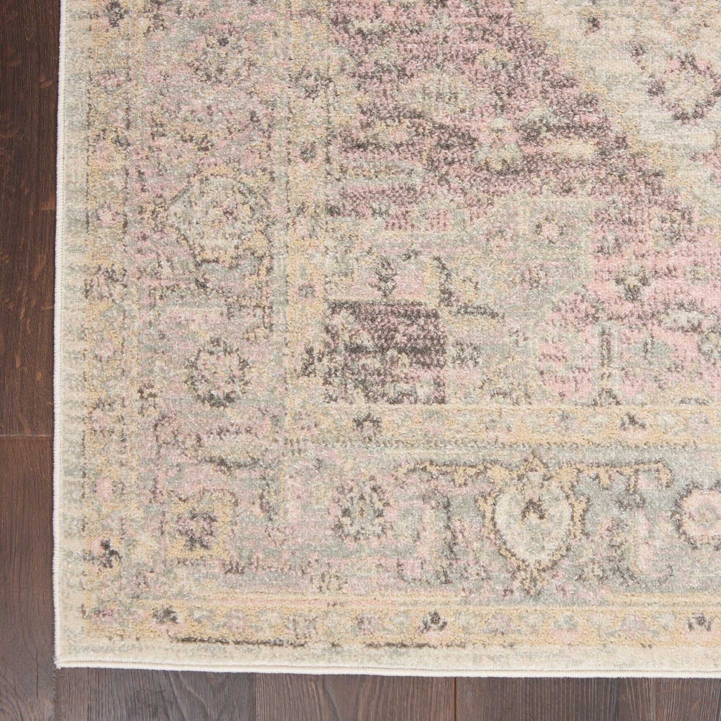 Nourison Tranquil 5'3" x 7'3" Ivory/Pink Vintage Indoor Rug