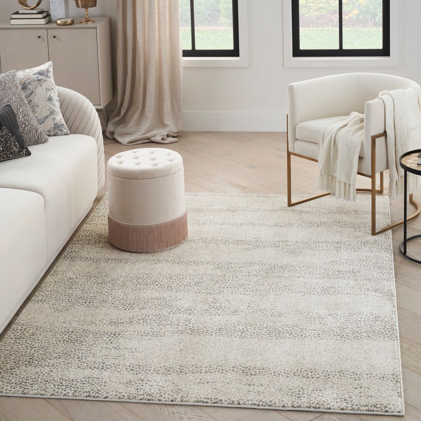 Inspire Me! Home Décor Elegance 5'3" x 7'3" Beige Grey Modern Indoor Rug