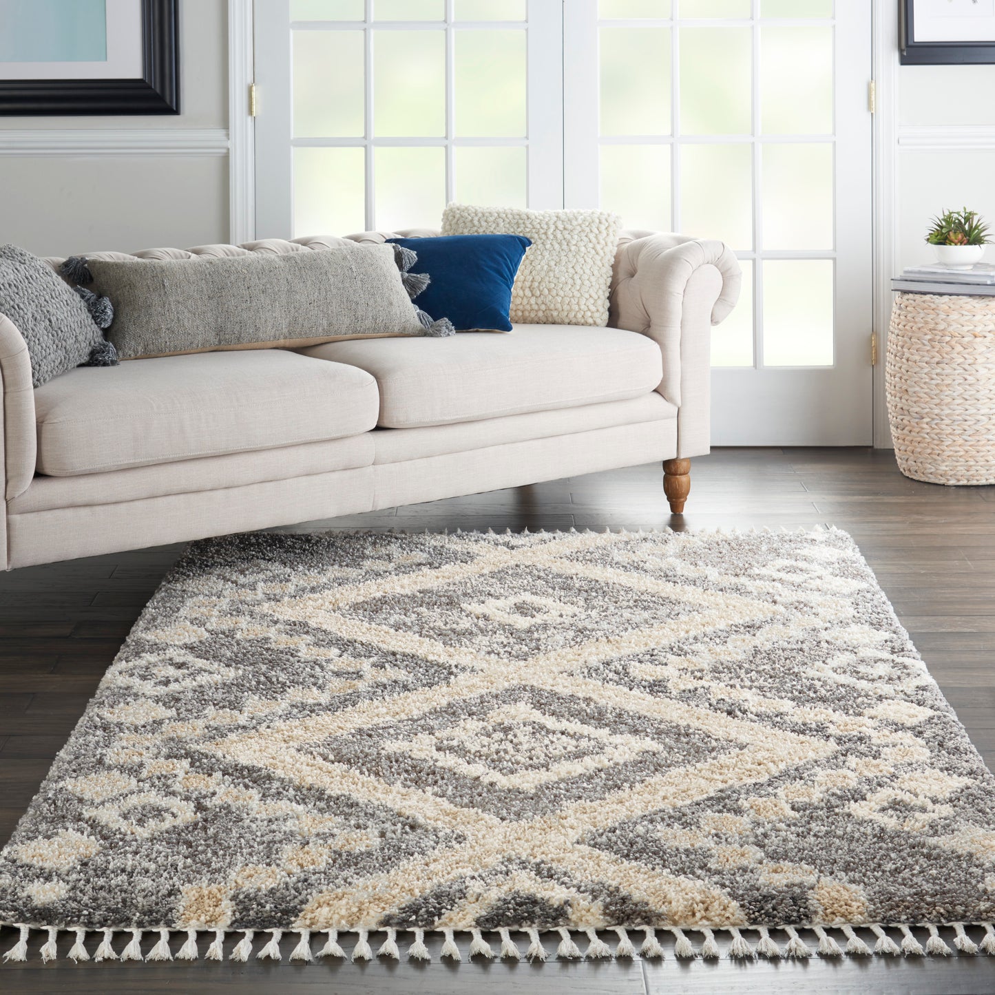 Nourison Oslo Shag 4' x 6' Grey/Ivory Shag Indoor Rug