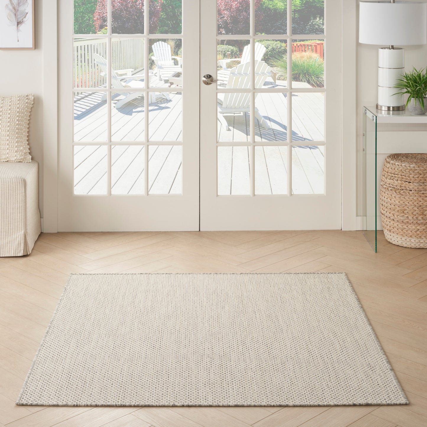 Nourison Courtyard 4' x Square Ivory/Silver Modern Rug