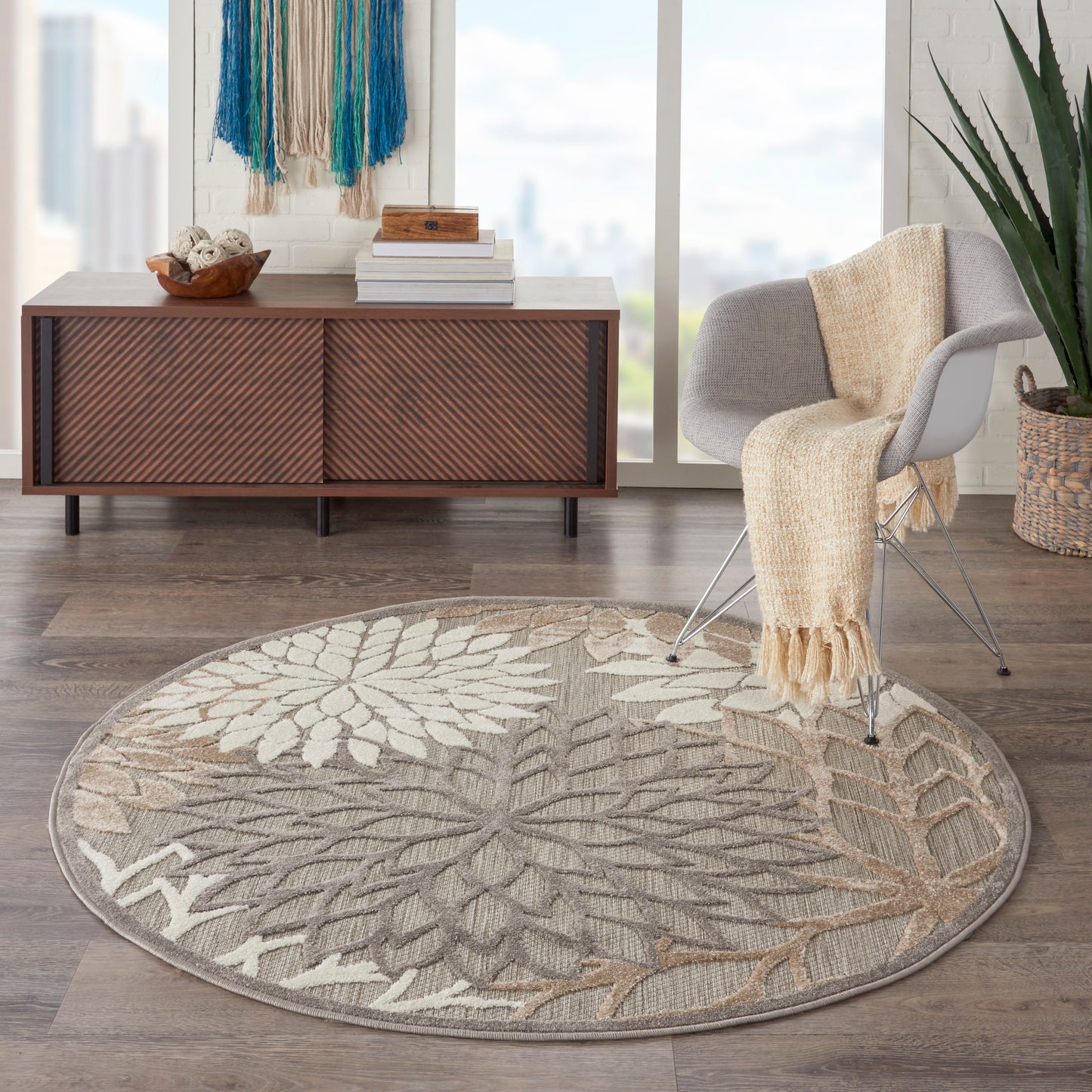 Nourison Aloha 4' x Round Natural Tropical Rug