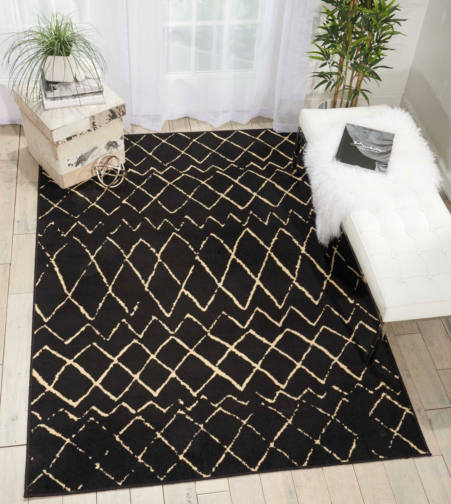 Nourison Grafix 5'3" x 7'3" Black Bohemian Indoor Rug