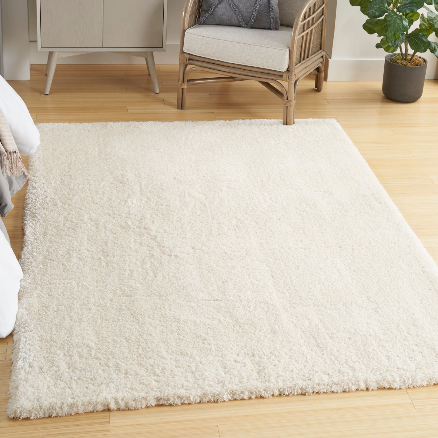 Nourison Dreamy Shag 4' x 6' Ivory Shag Indoor Rug