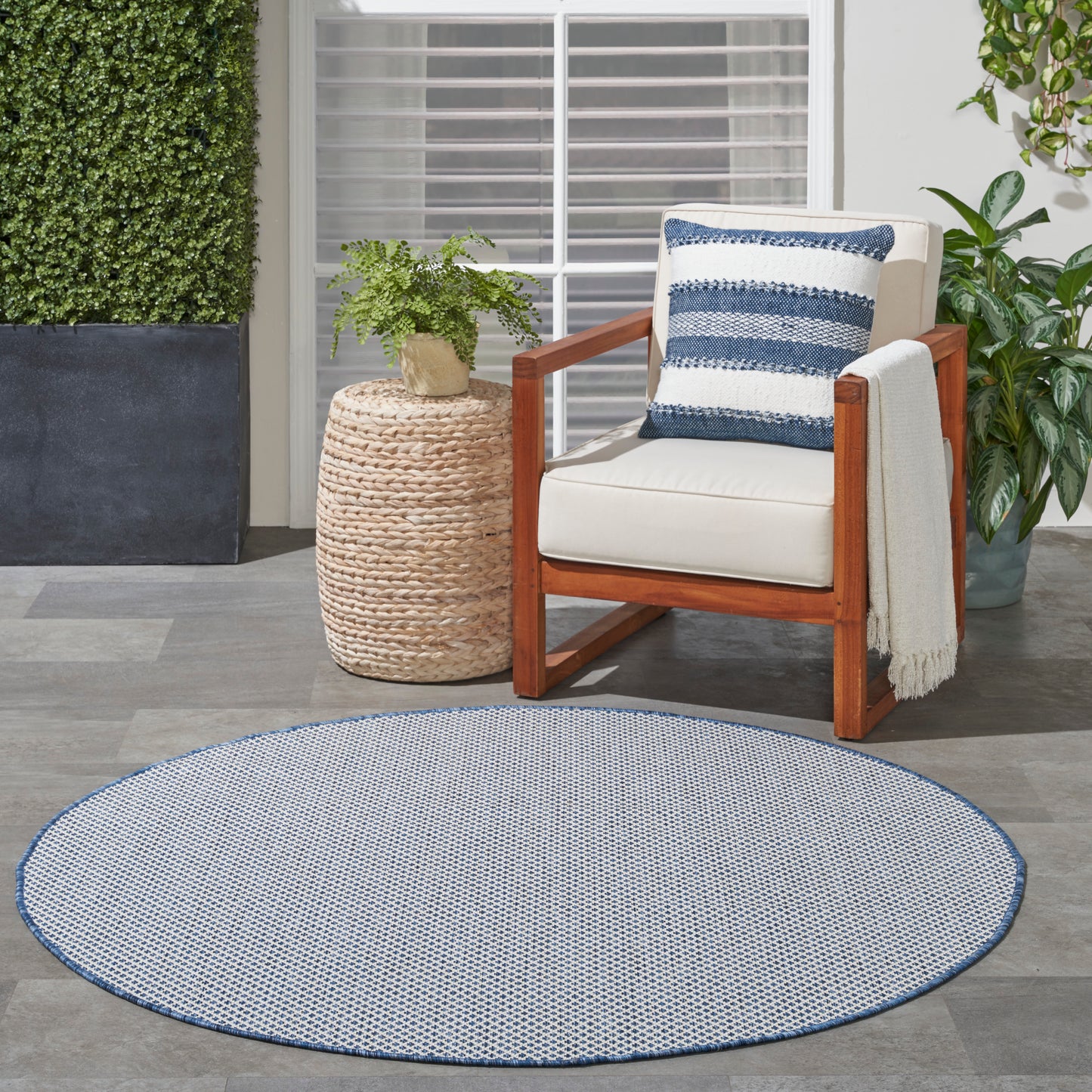 Nourison Courtyard 5' x Round Ivory Blue Modern Rug