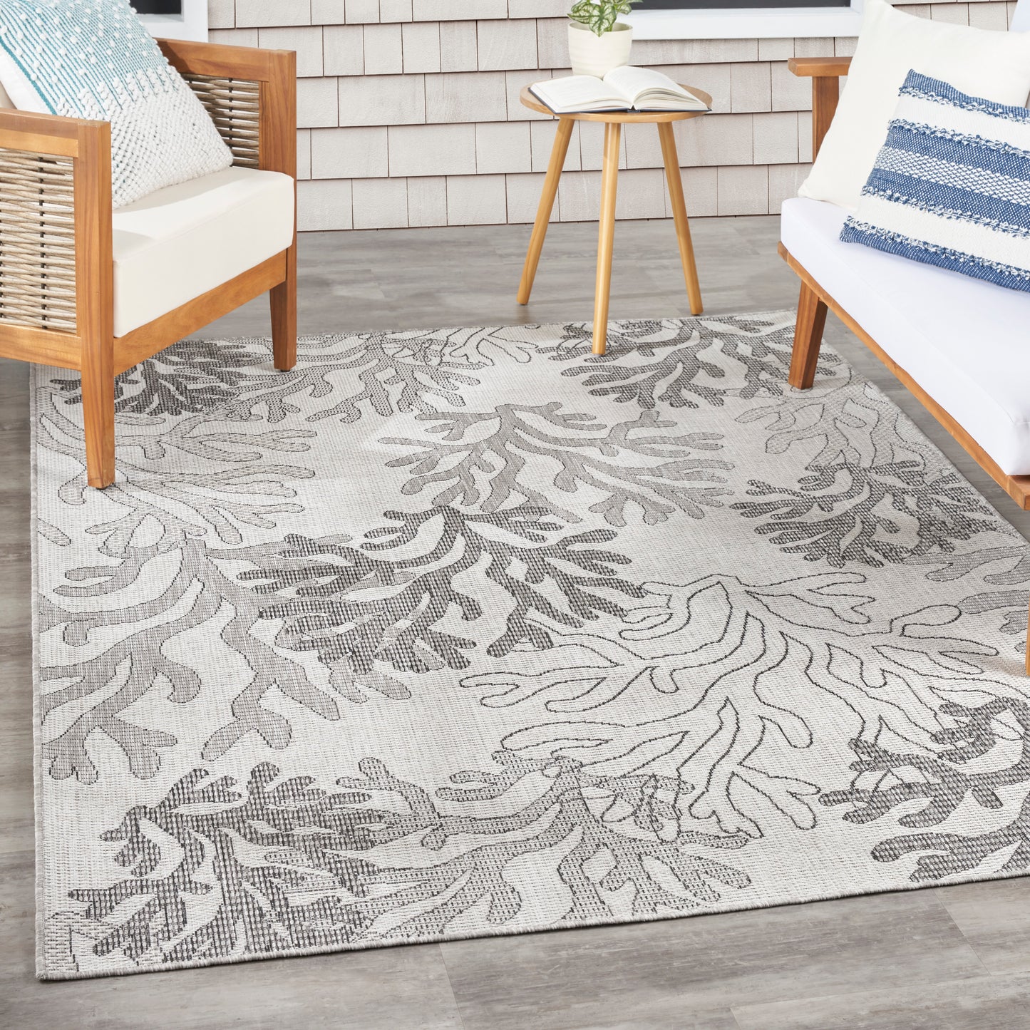 Nourison Garden Oasis 4' x 6' Grey Coastal, Nautical & Beach Rug