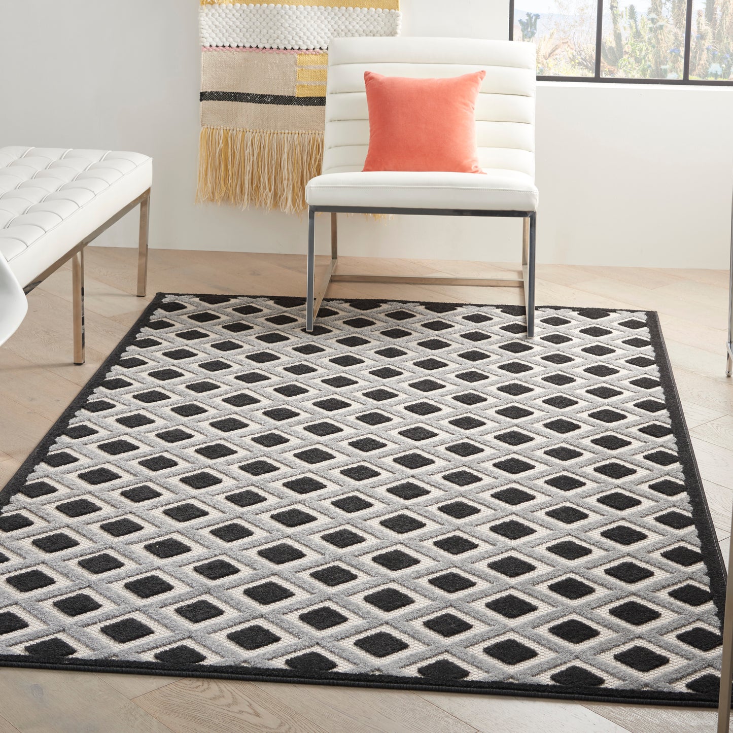 Nourison Aloha 3'6" x 5'6" Black White Modern Rug