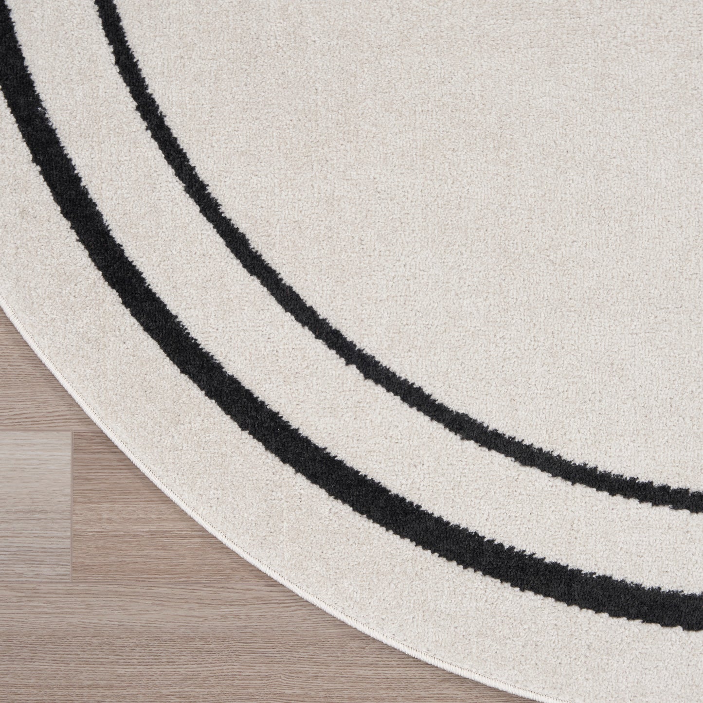 Nourison Nourison Essentials 4' x Round Ivory/Black Contemporary Rug