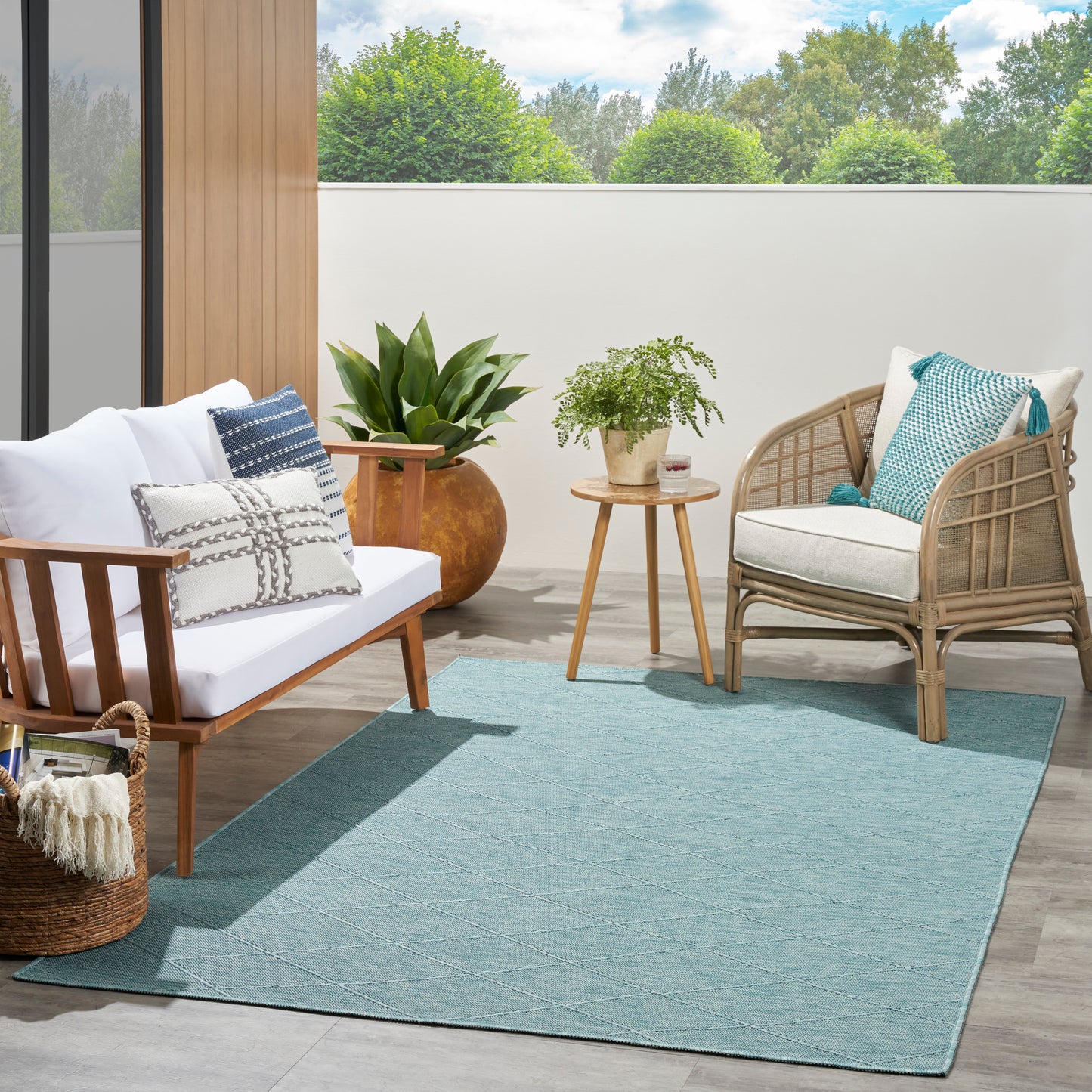 Nourison Washable Solutions 4' x 6' Aqua Modern Rug