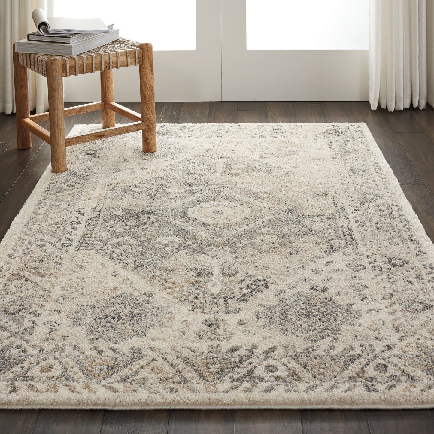 Nourison Fusion 4' x 6' Cream Grey Vintage Indoor Rug