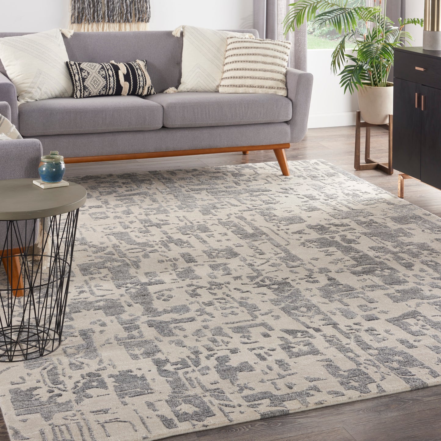 Nourison Silk Shadows 7'9" x 9'9" Ivory Grey Modern Indoor Rug