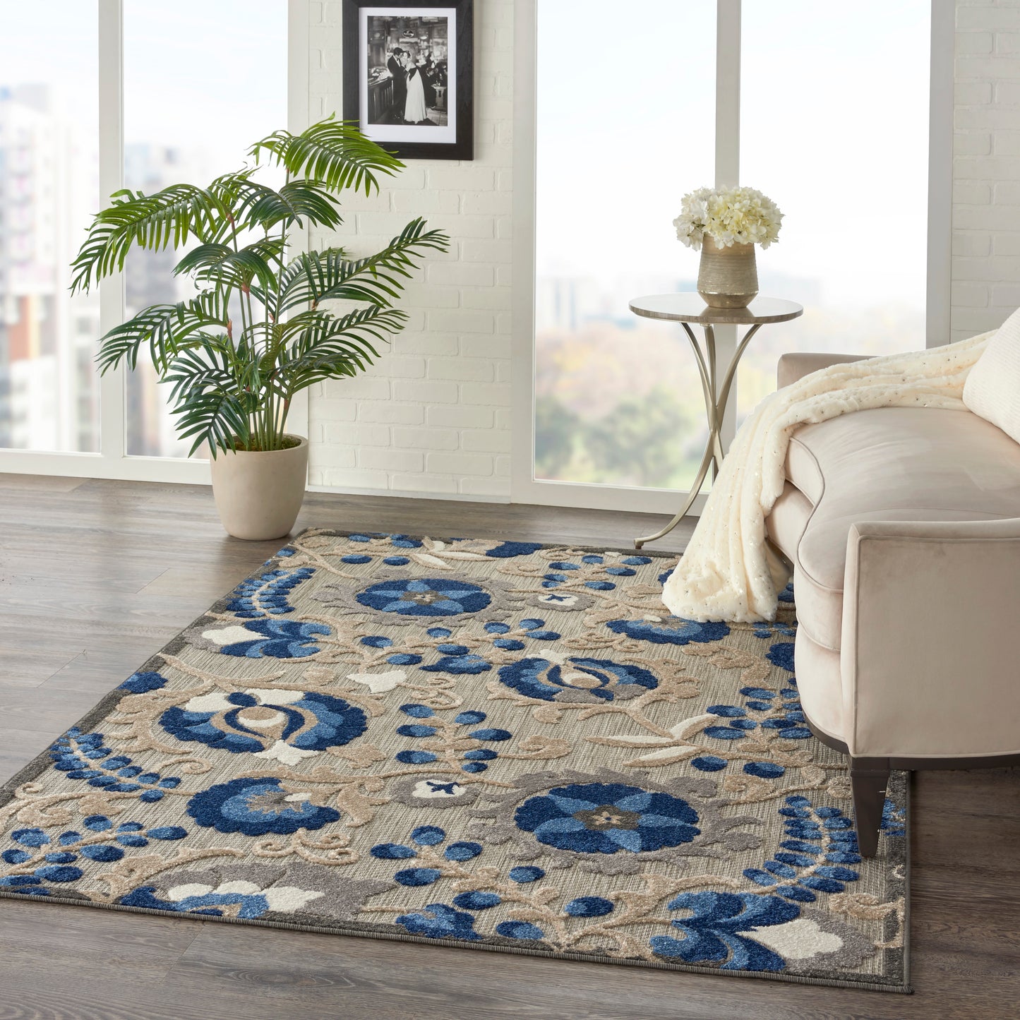 Nourison Aloha 3'6" x 5'6" Natural Blue Farmhouse Rug