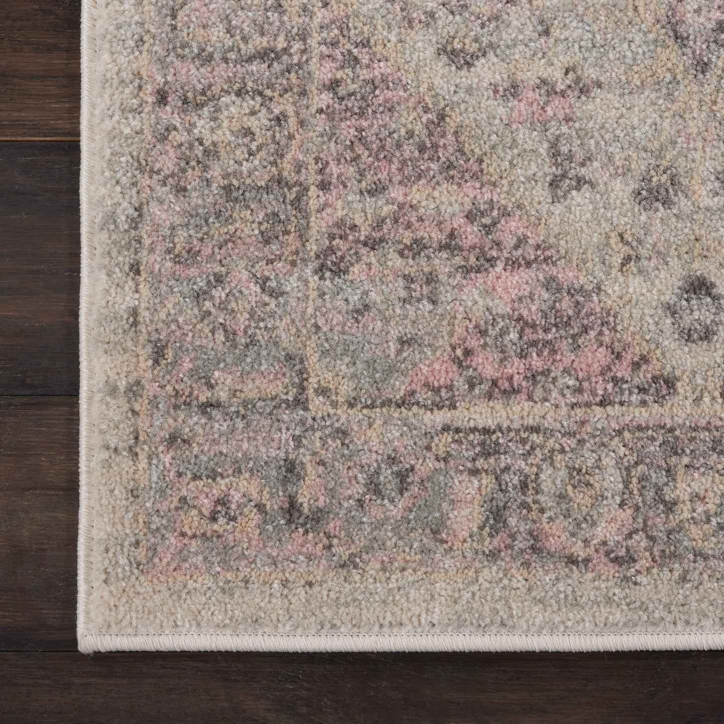 Nourison Tranquil 2' x 4' Ivory/Pink Vintage Indoor Rug