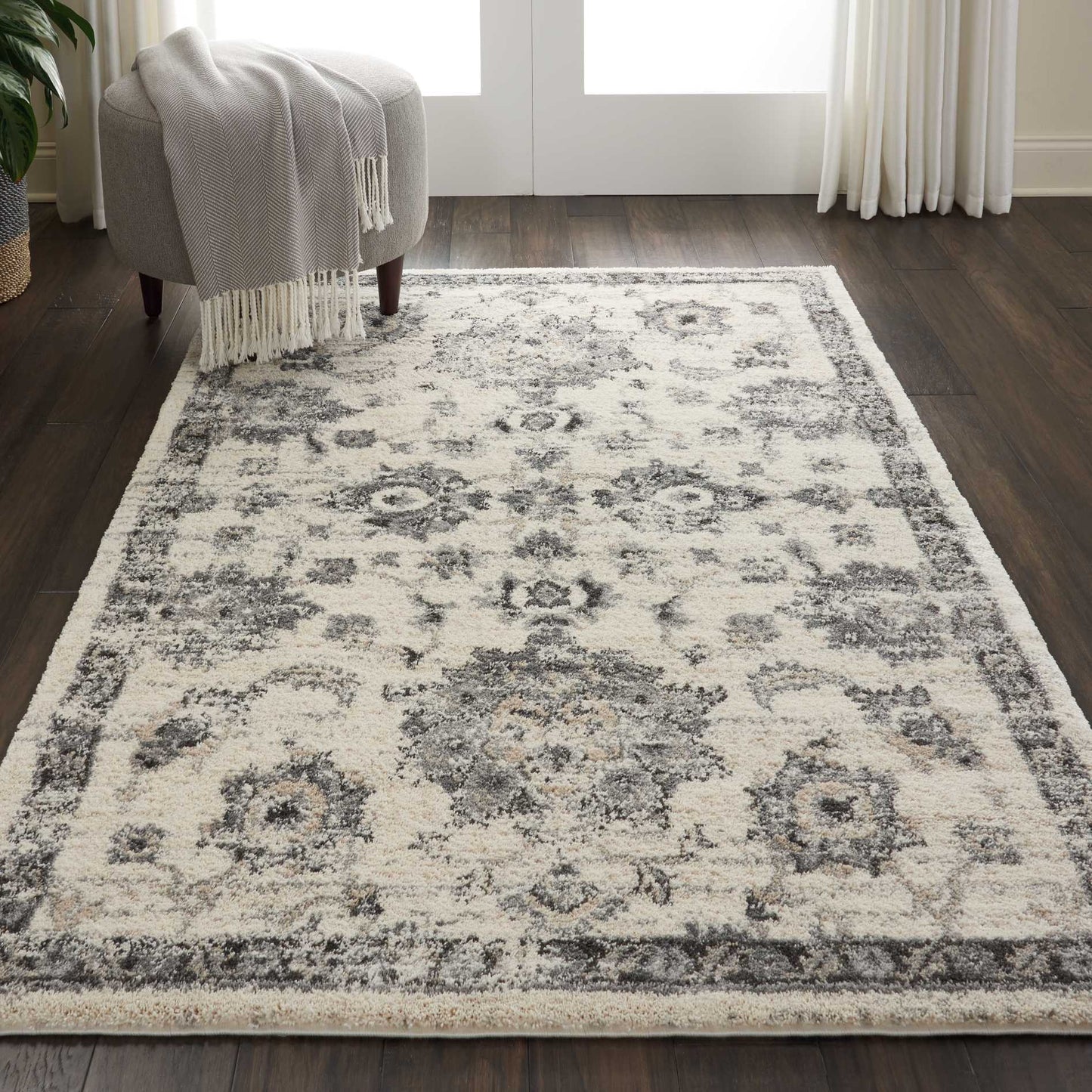 Nourison Fusion 4' x 6' Cream Grey Vintage Indoor Rug