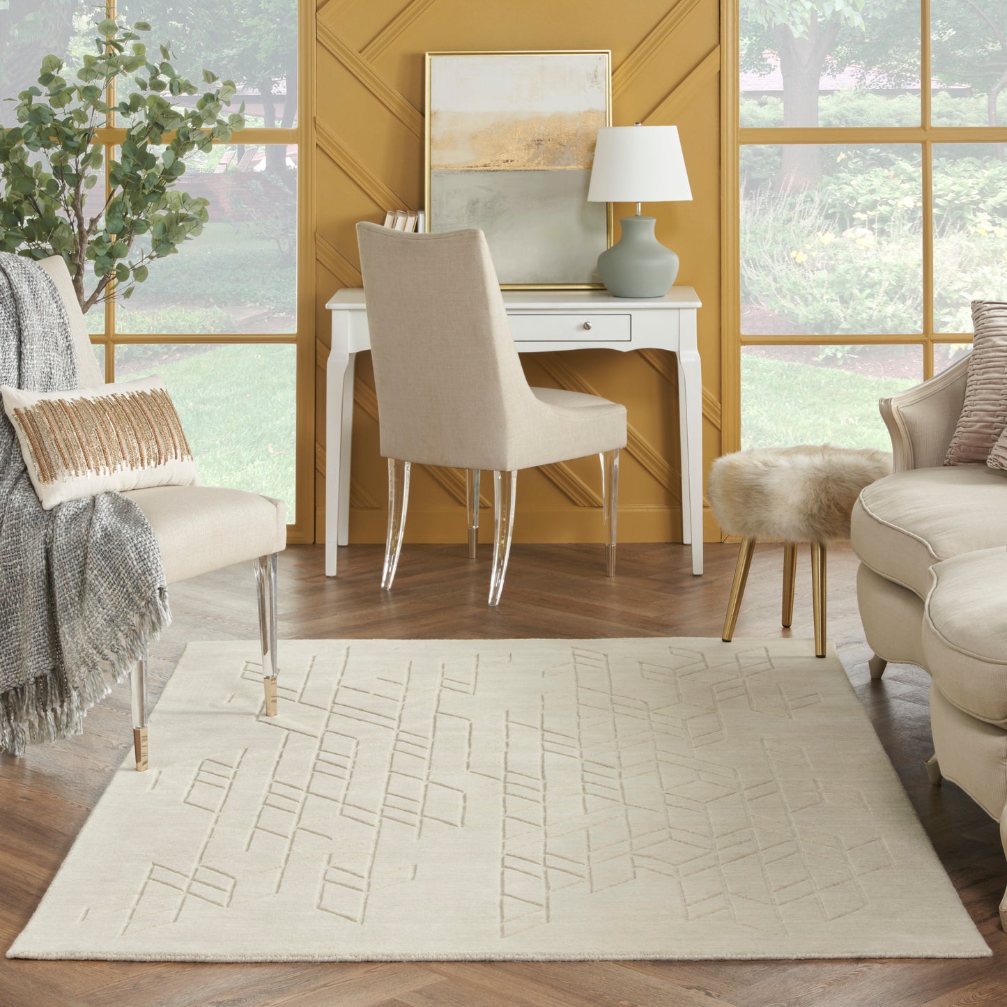 Nourison Alessia 5'3" x 7'5" Ivory Modern Indoor Rug