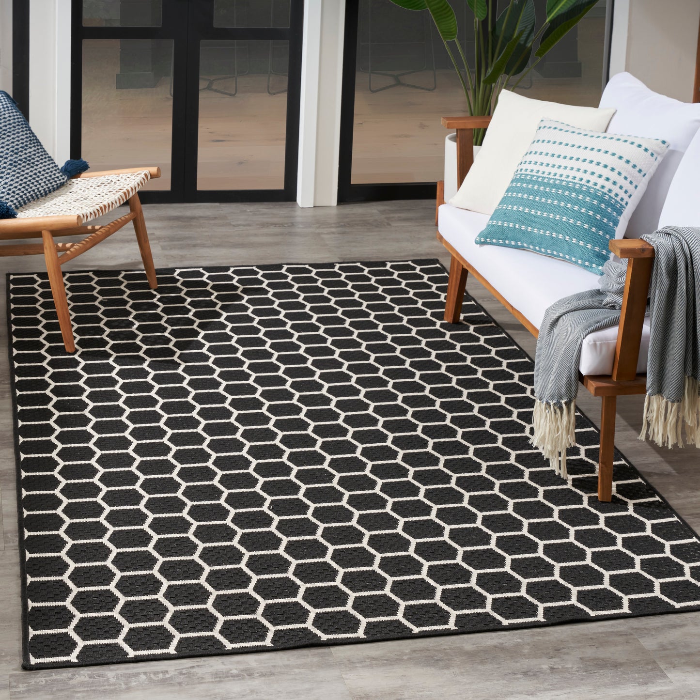 Nourison Twist Reversible 5' x 7' Black Modern Rug