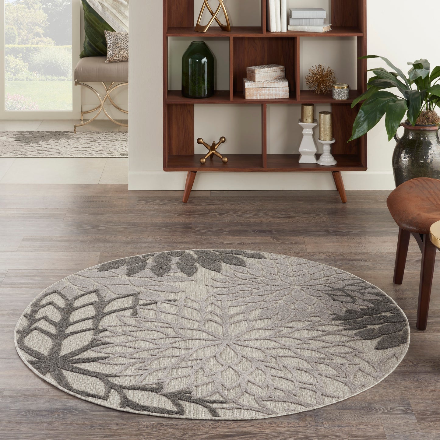 Nourison Aloha 4' x Round Silver Grey Tropical Rug